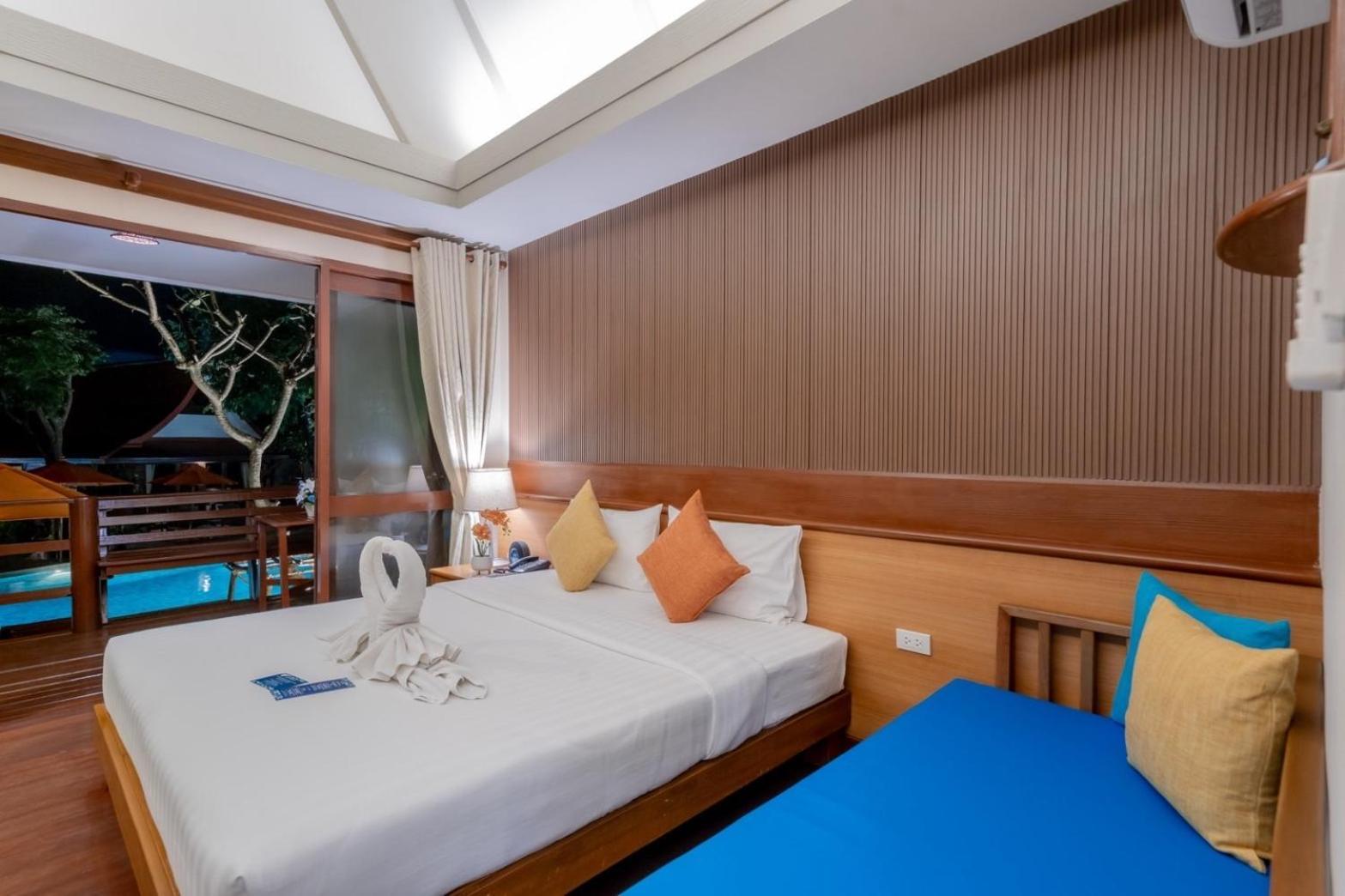 Lux Suite Pool Access Double