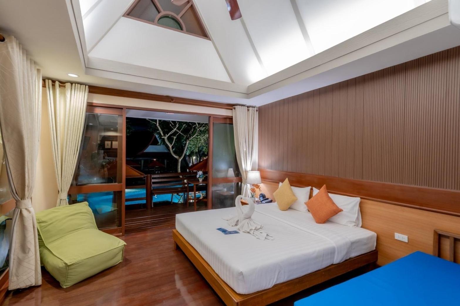 Lux Suite Pool Access Double