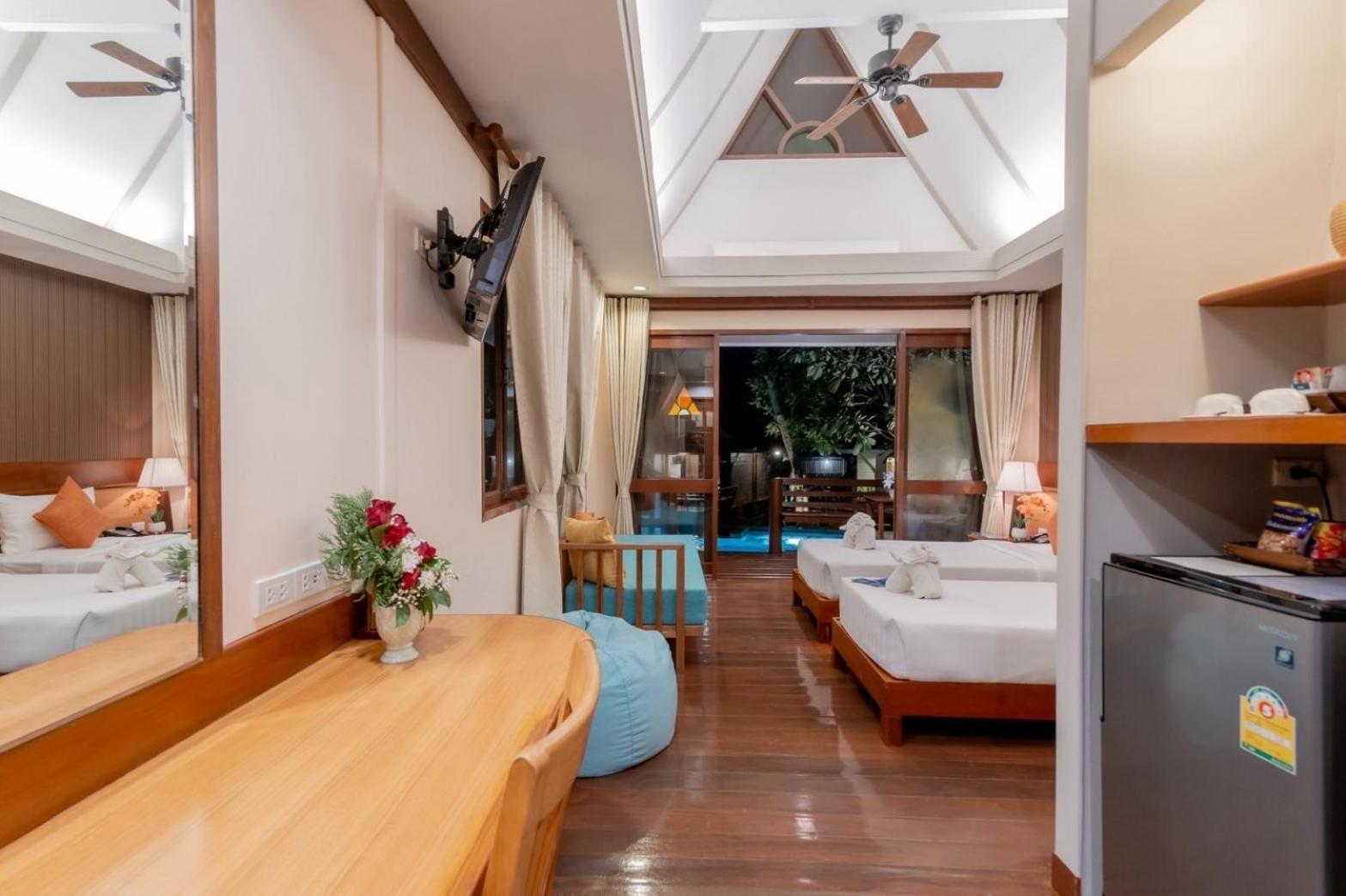 Lux Suite Pool Access Twin
