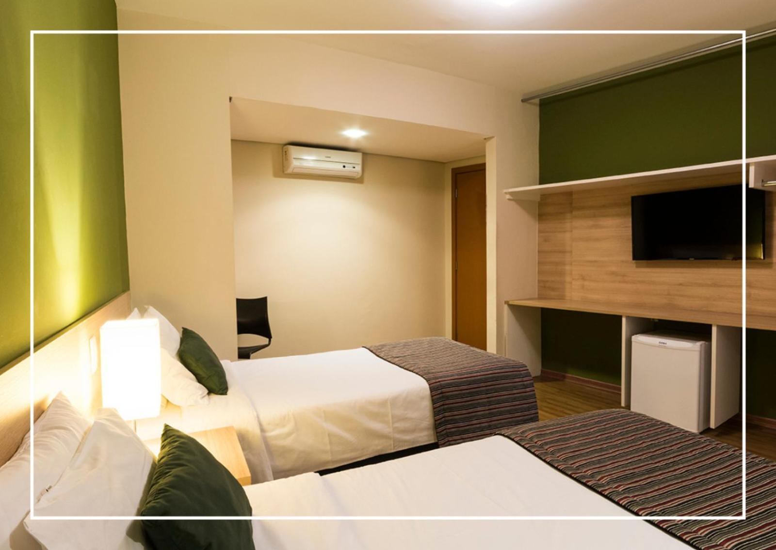 Quarto Duplo