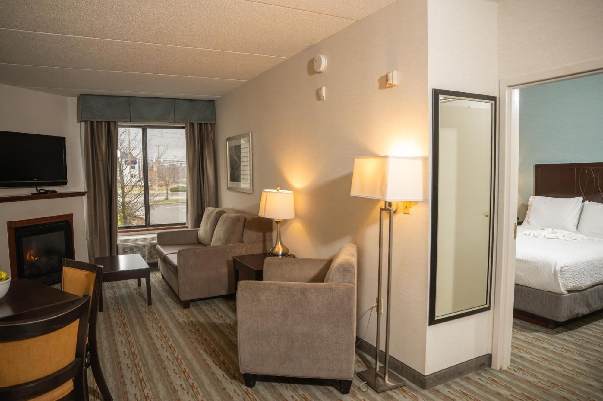 Executive Queen Suite Non-Smoking