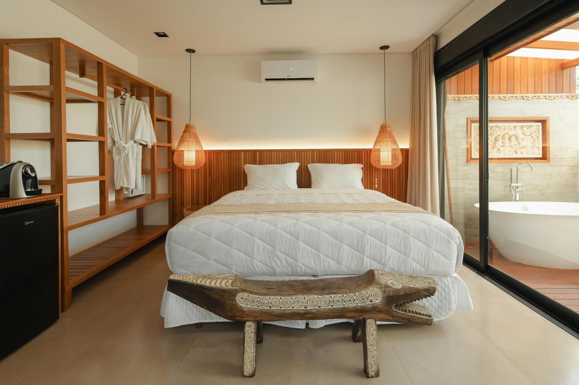 Deluxe Suite with Spa Bath