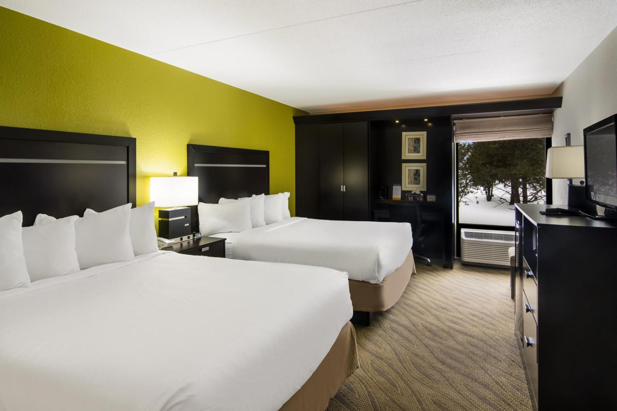 Queen Room Two Queen Beds