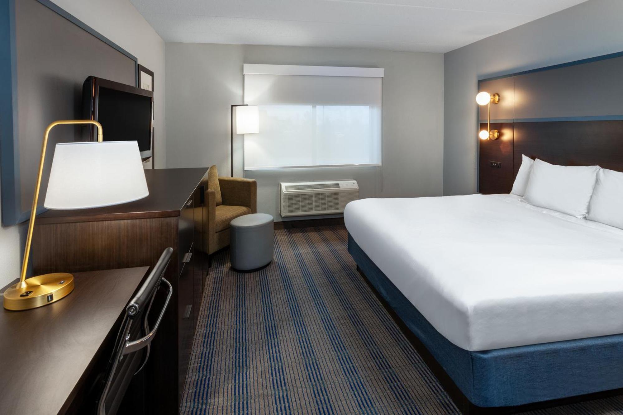 King Room Roll Shower Mobility Access or Non-Smoking