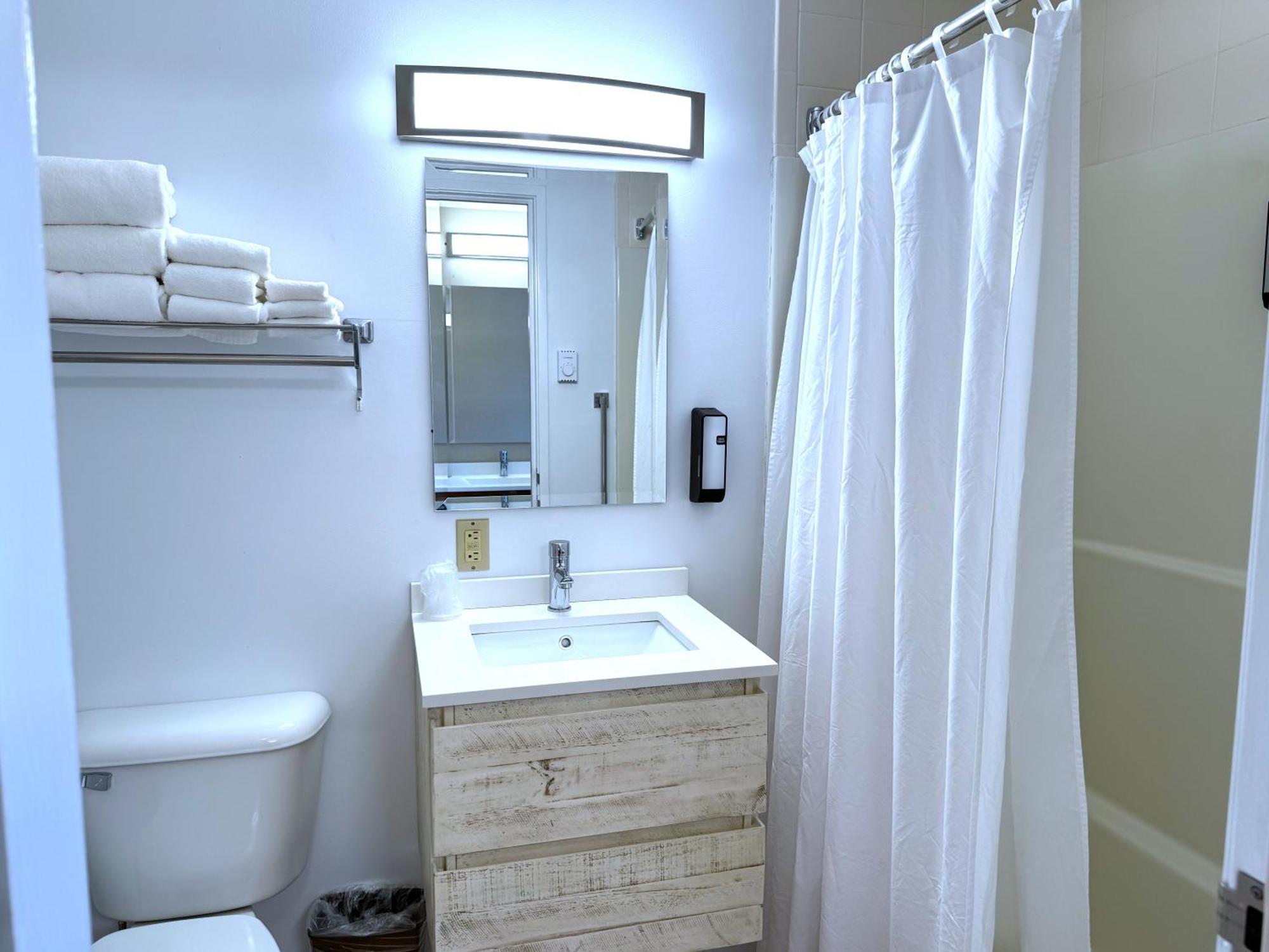 King Room Ocean View Balcony 1 King Bed Sofa Bed 2nd Floor NON-PET