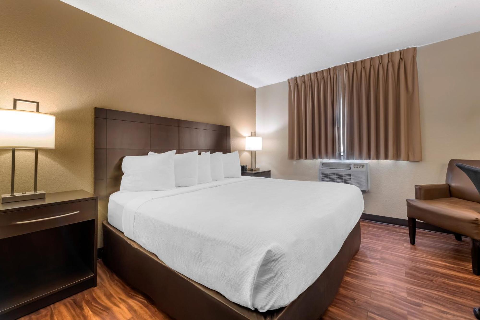 King Room Accessible or Non-Smoking
