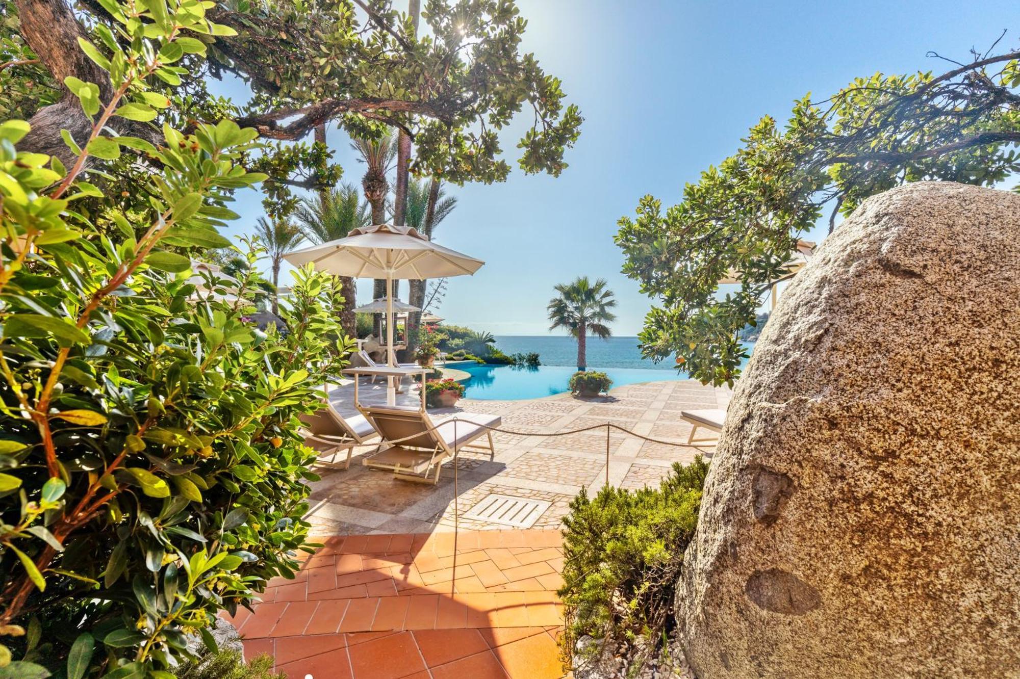 Double Room Pool View