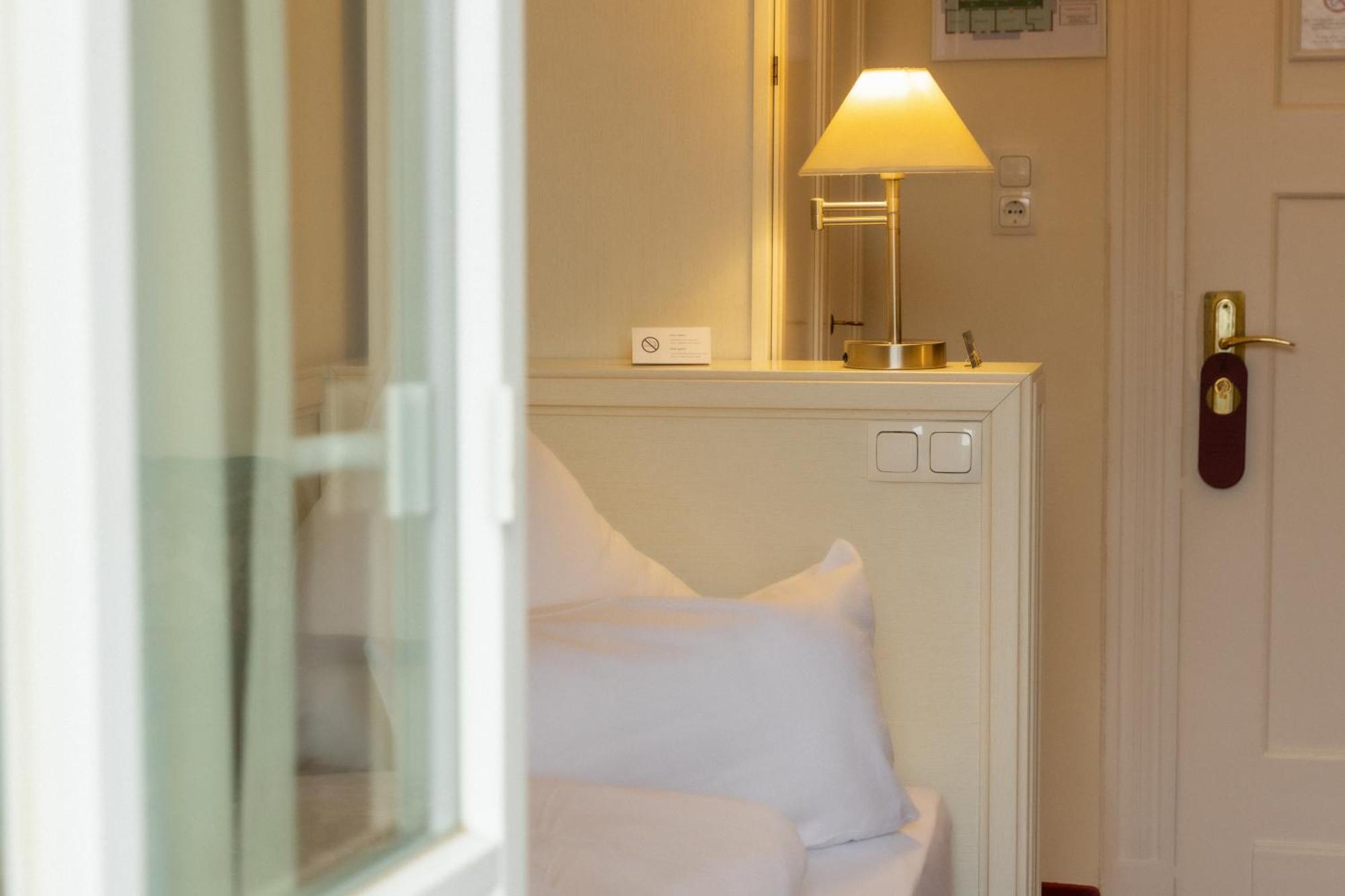 Single Room Balcony