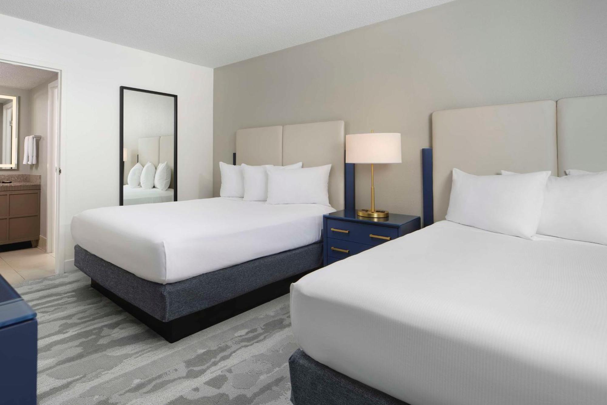 Queen Suite Bath Tub Ocean View Mobility or Hearing Access