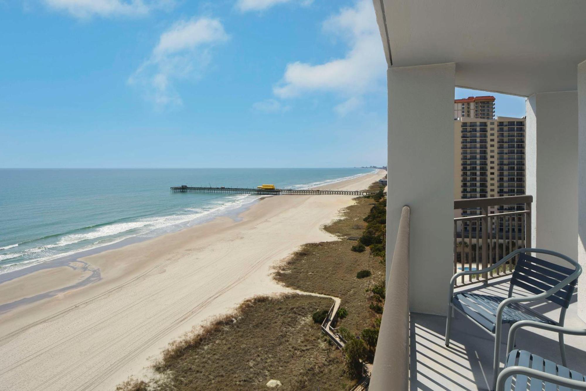 Non-Smoking Deluxe Oceanfront Suite