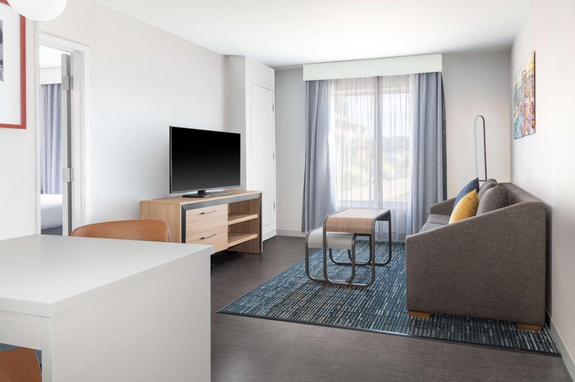 One-Bedroom King Suite Non-Smoking