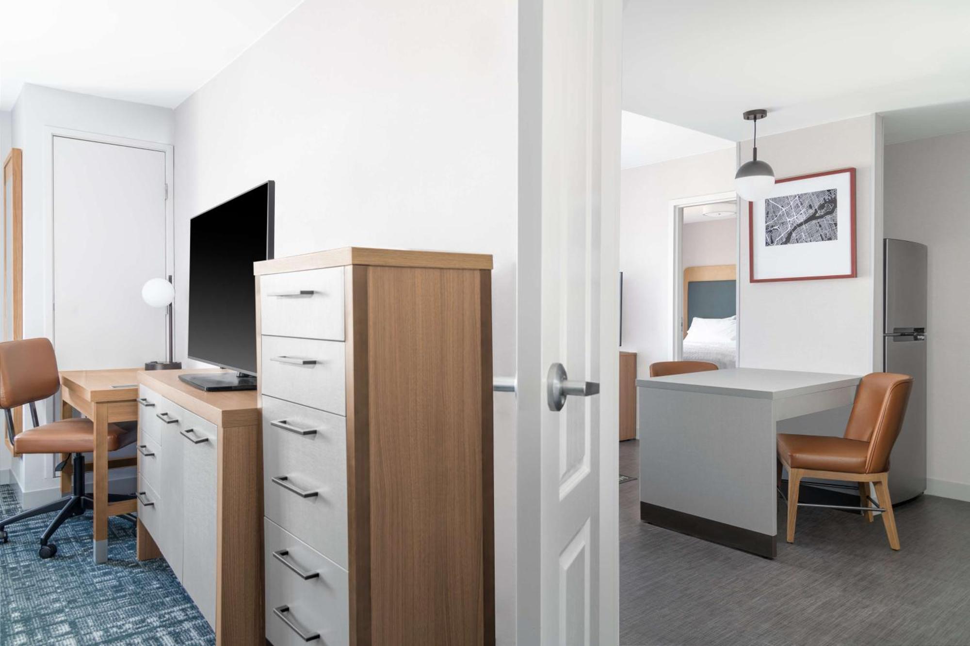 Two-Bedroom Suite Tub Mobility Access or Non-Smoking