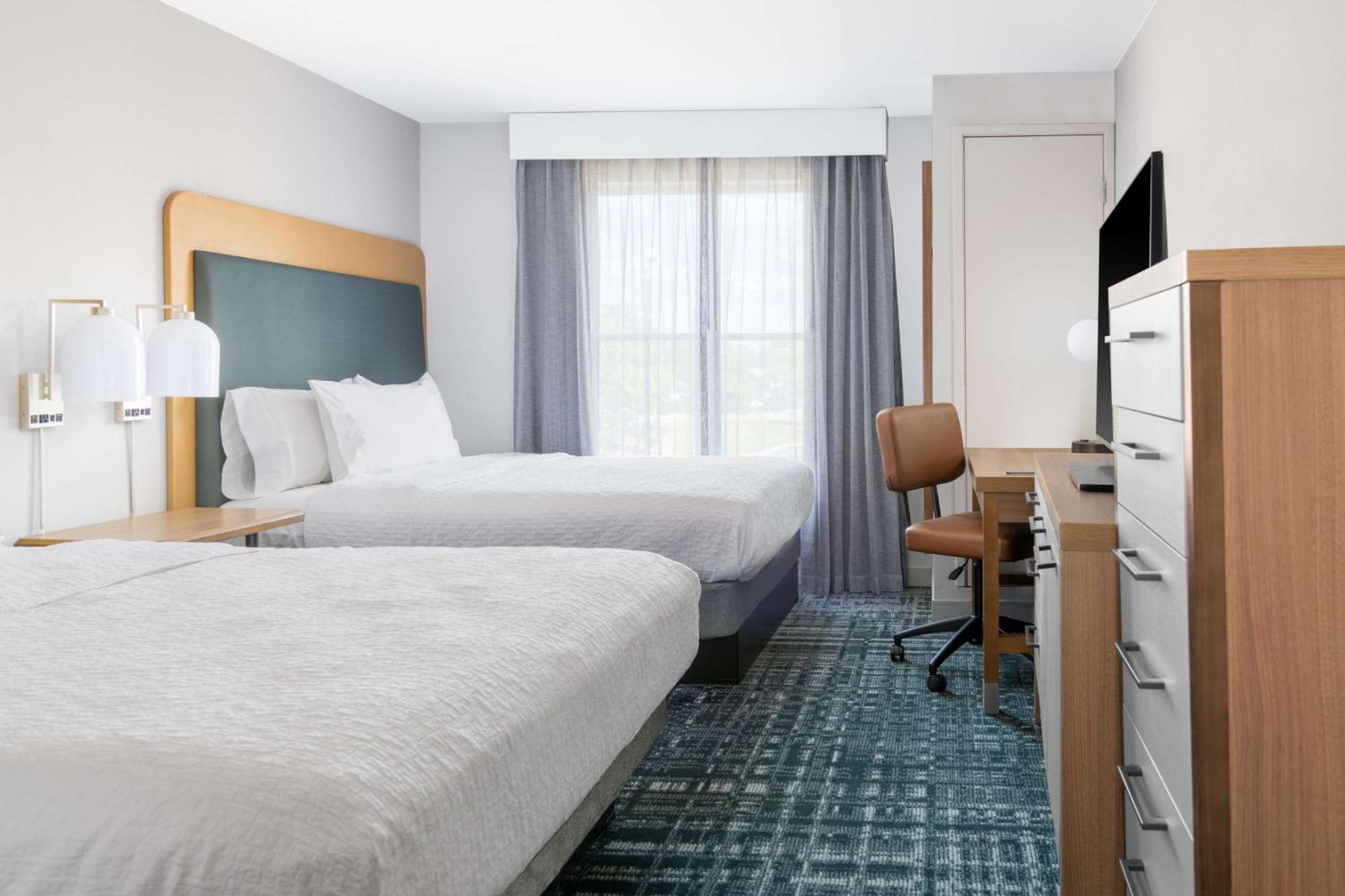 Two-Bedroom Suite Tub Mobility Access or Non-Smoking