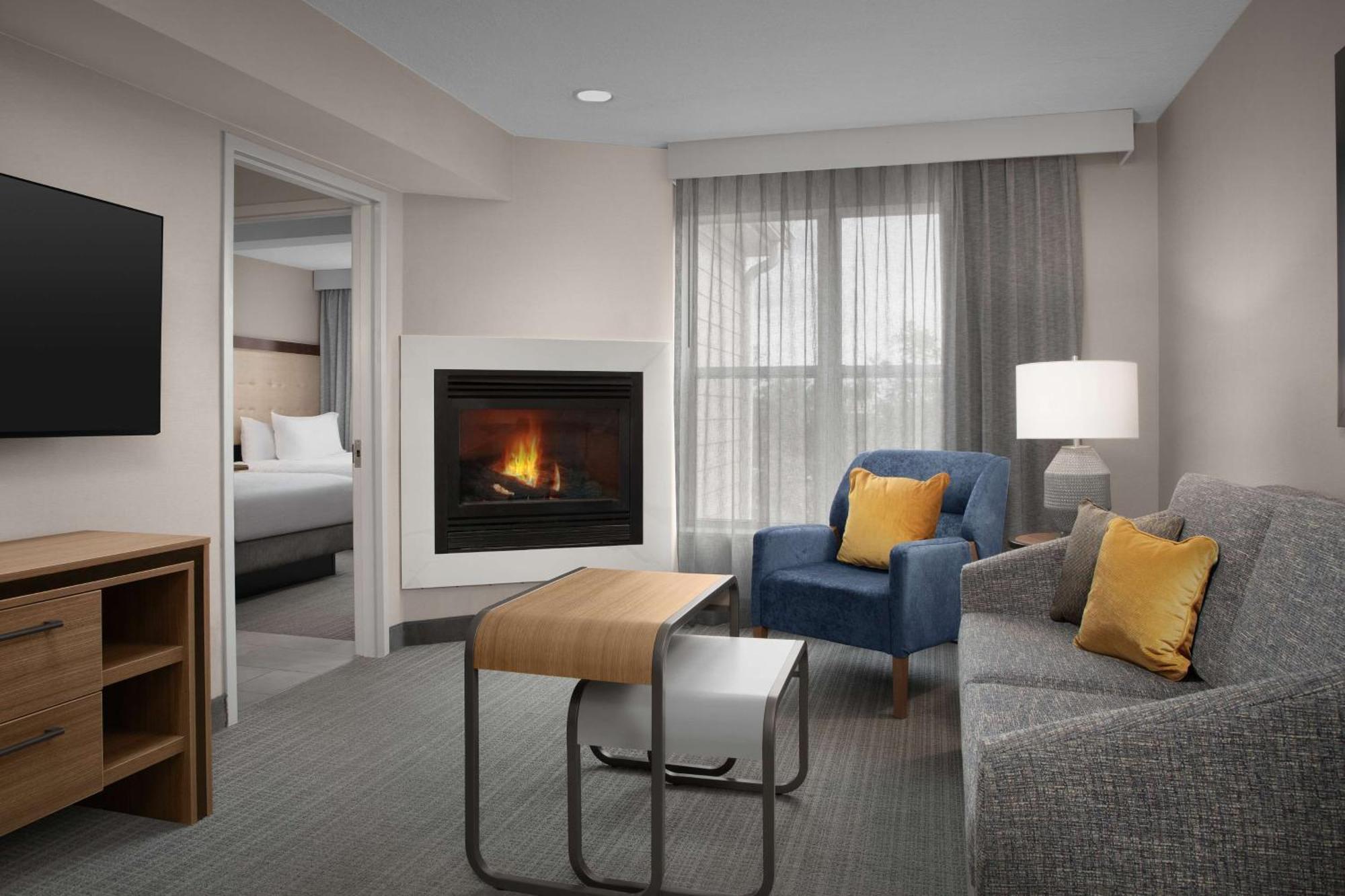 One-Bedroom Suite Two Double Beds Fireplace Non-Smoking