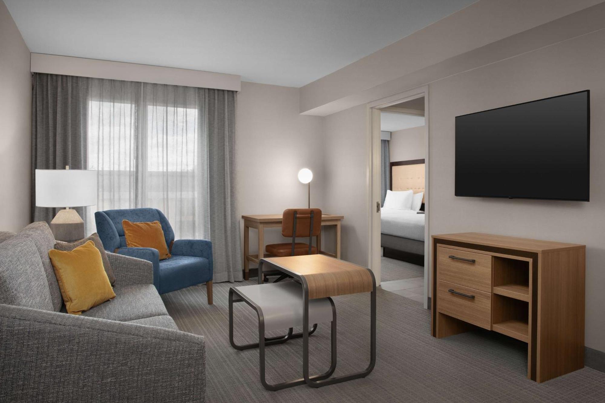 One-Bedroom Suite Two Double Beds Non-Smoking