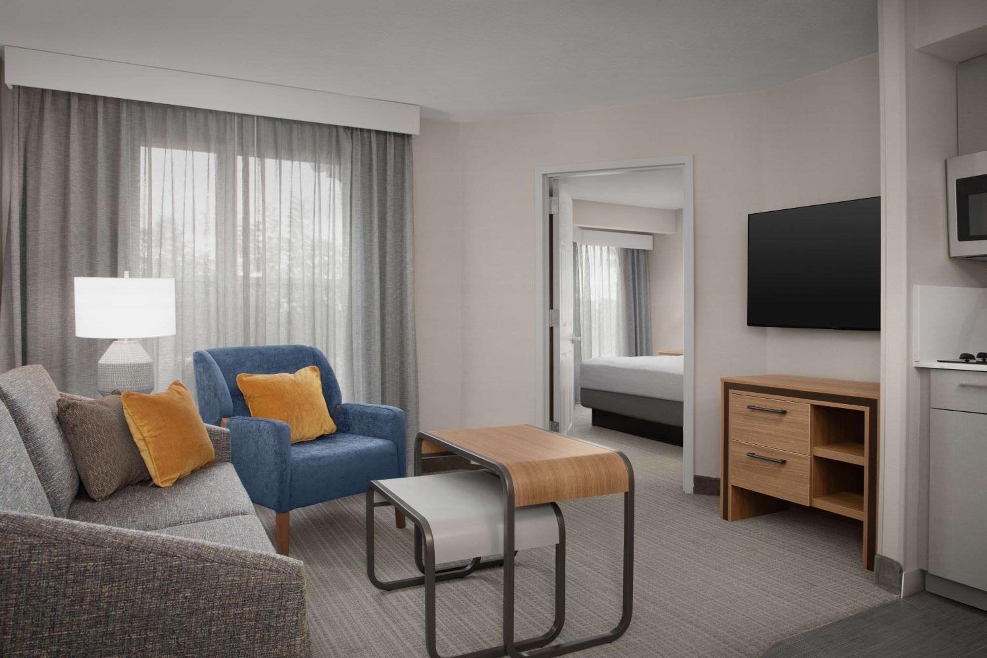 One-Bedroom King Suite Large Tub Non-Smoking