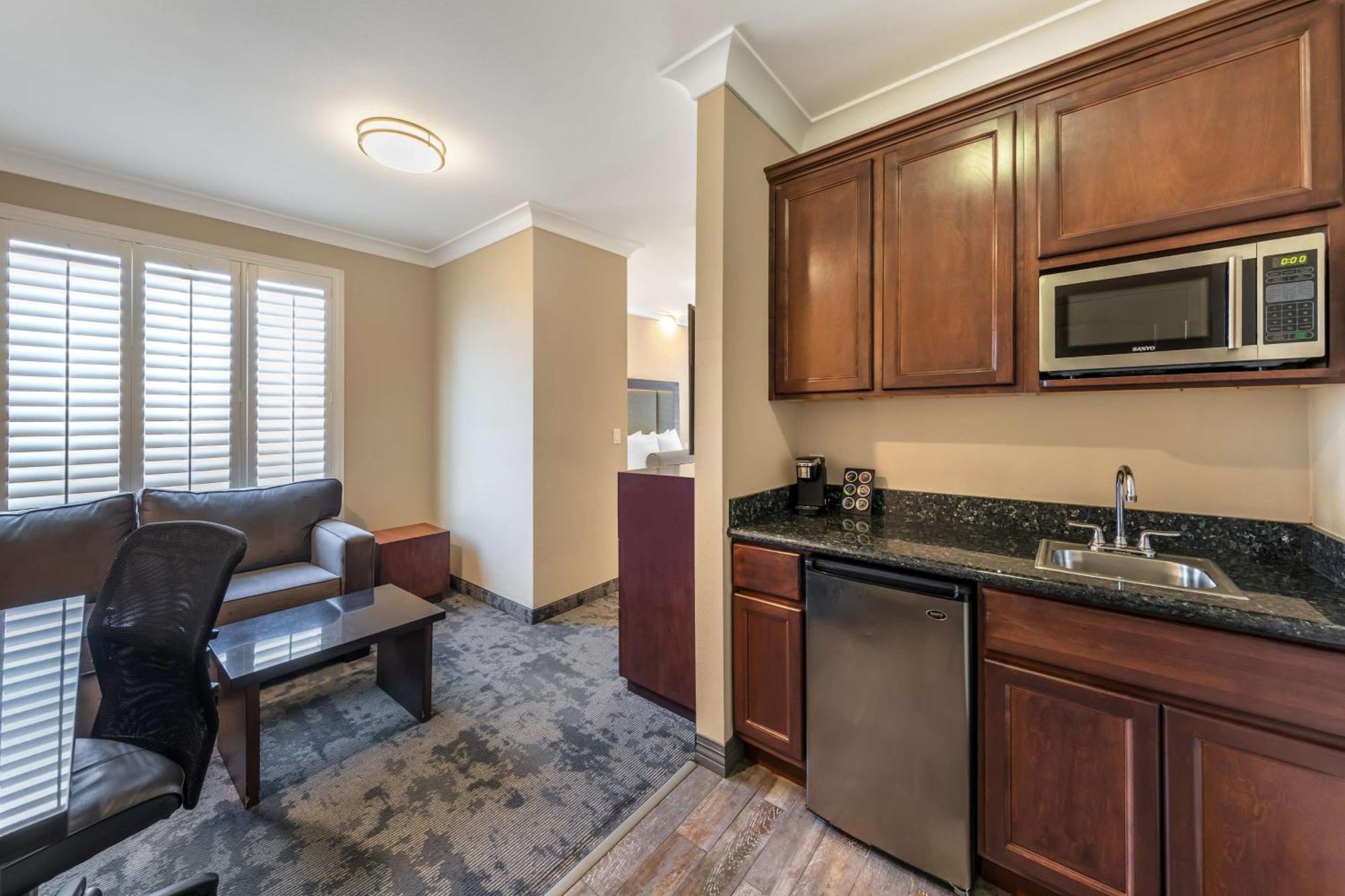 Queen Suite