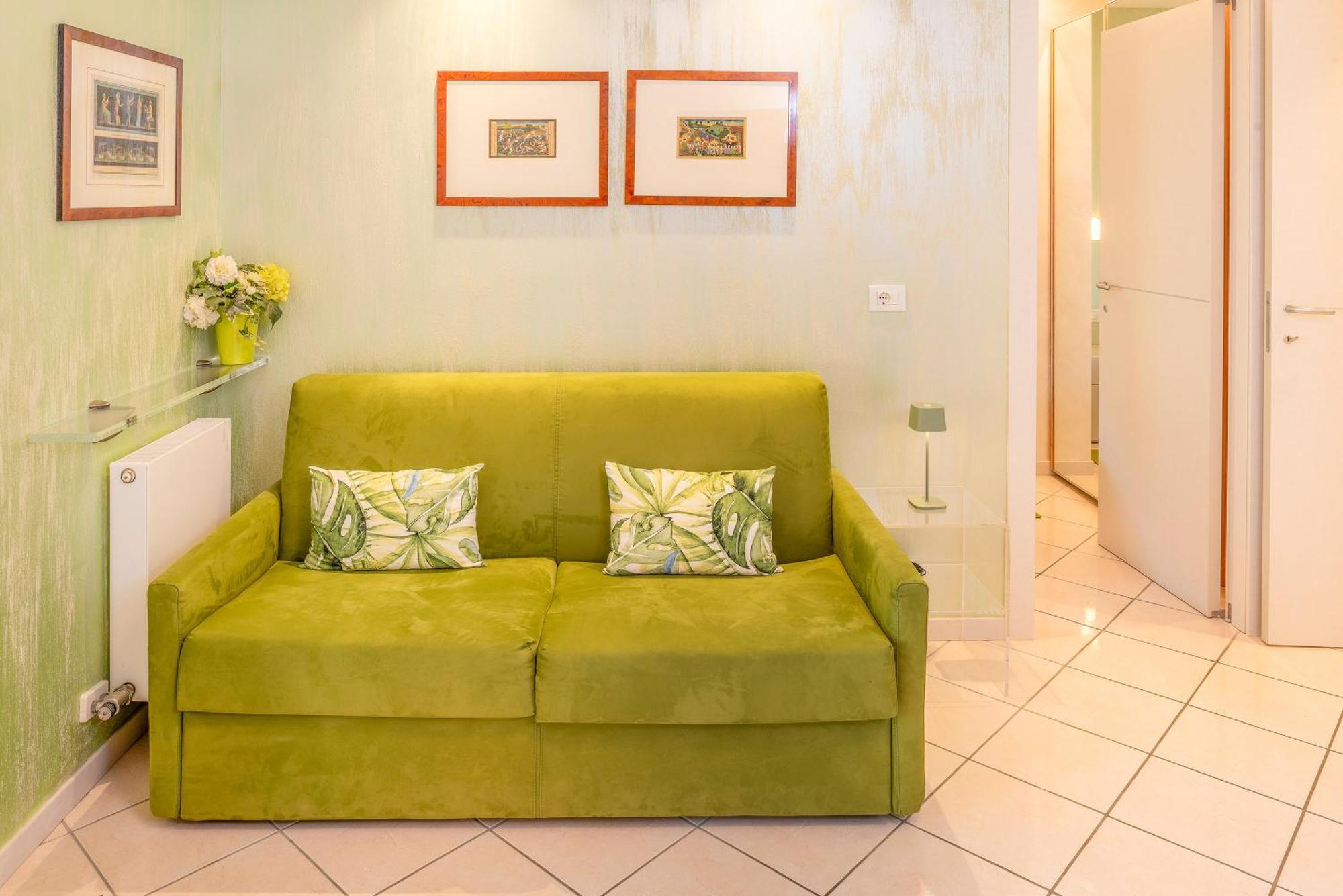Superior One-Bedroom Apartment