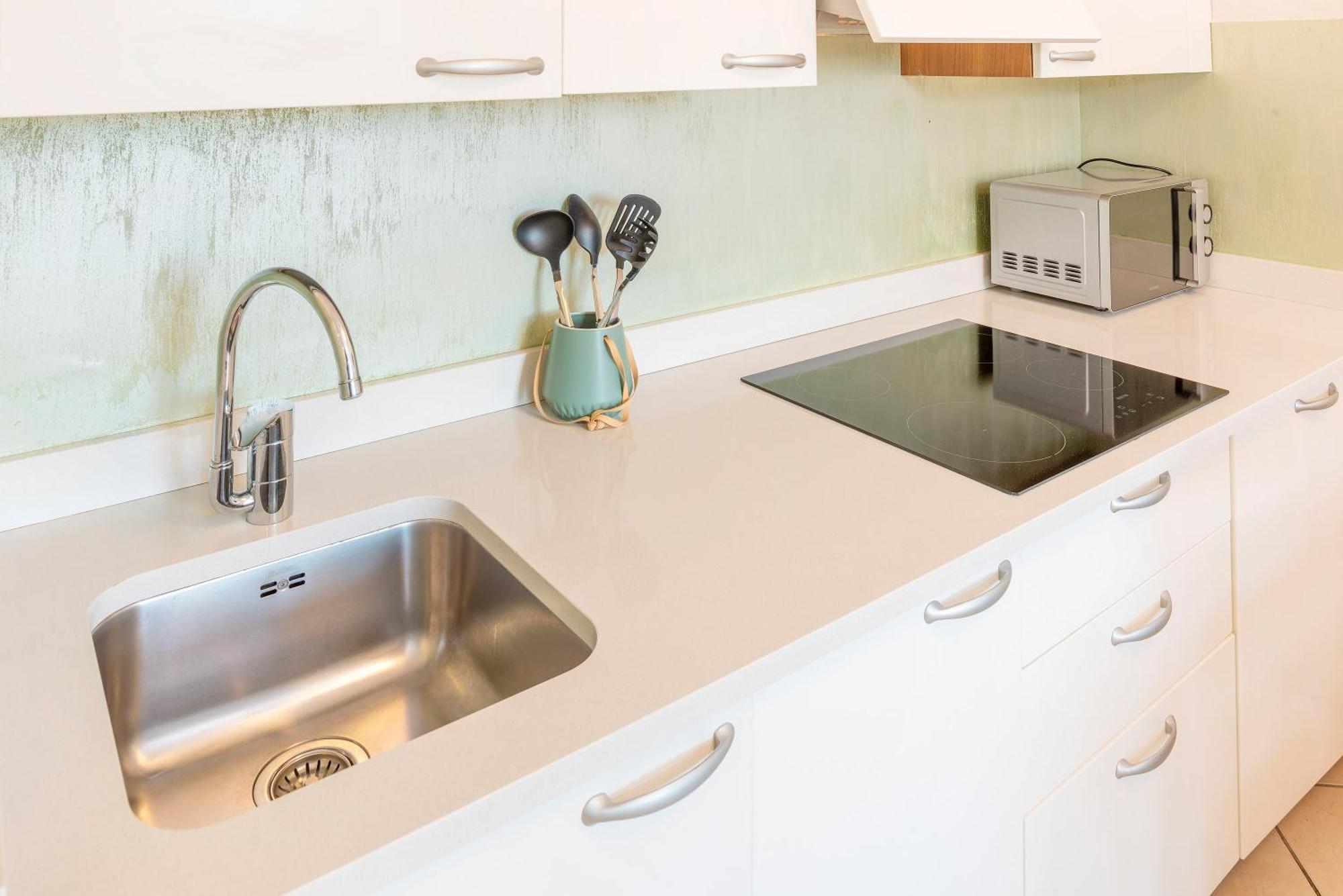 Superior One-Bedroom Apartment