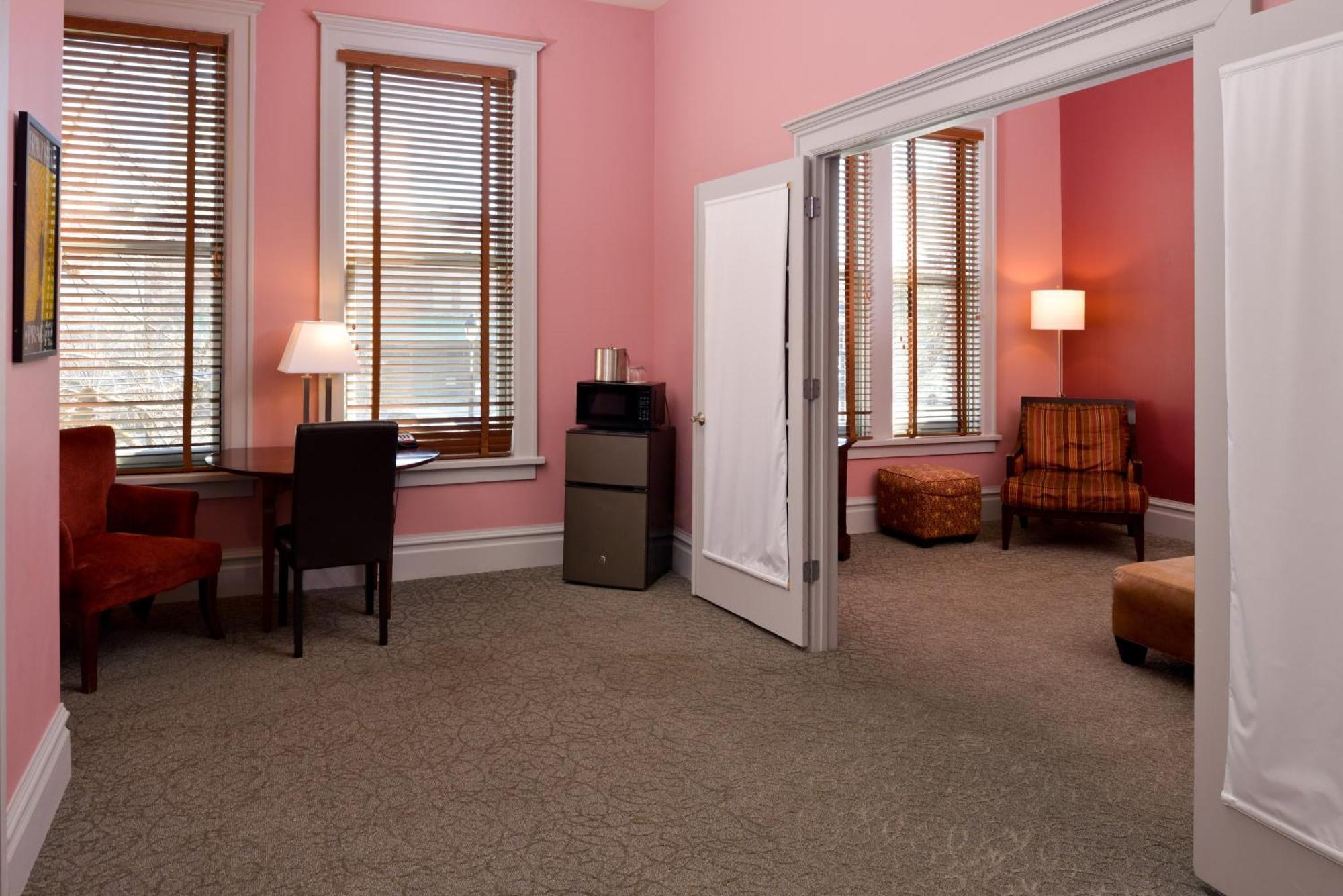 Queen Suite