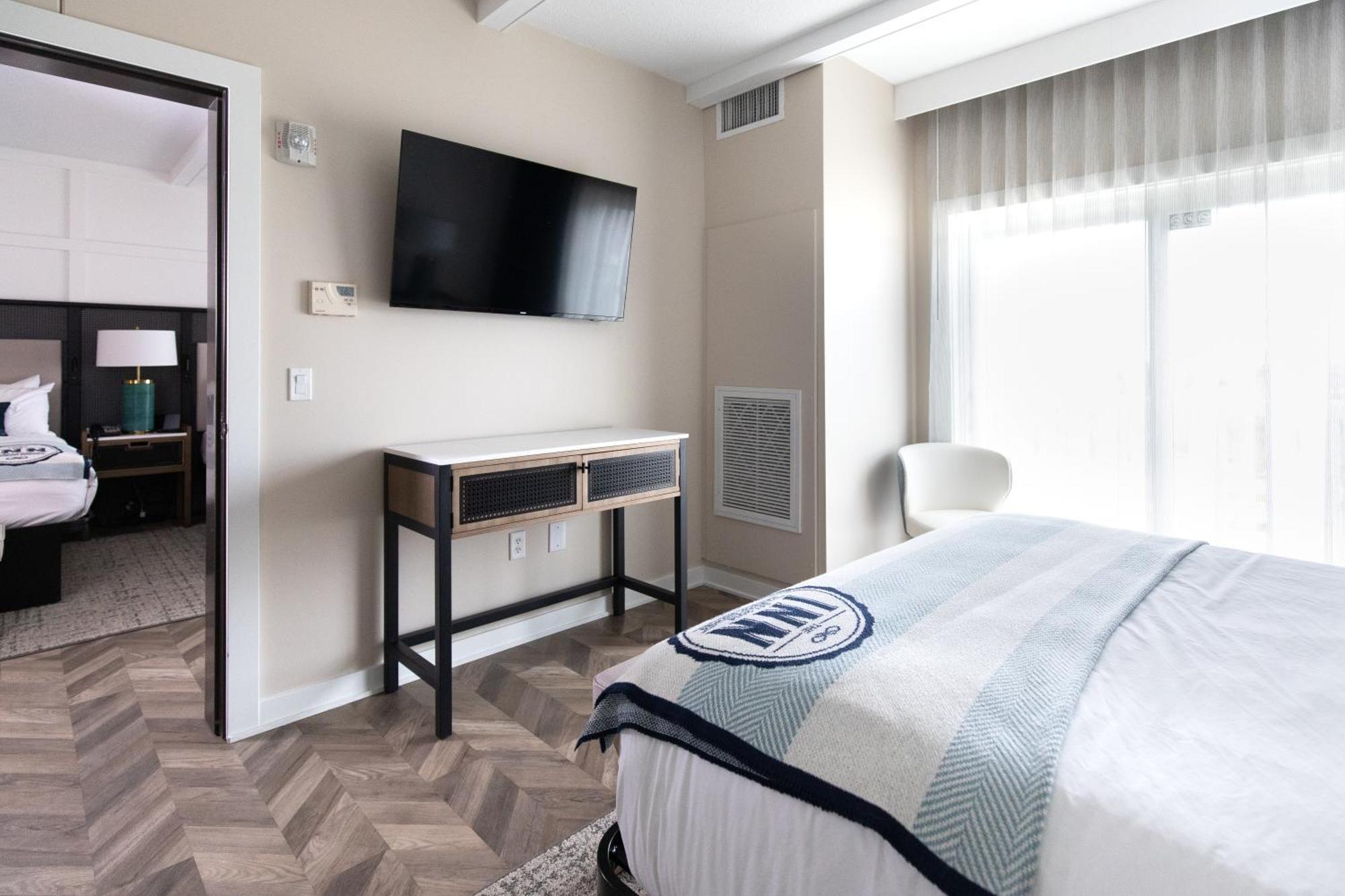 Queen Suite