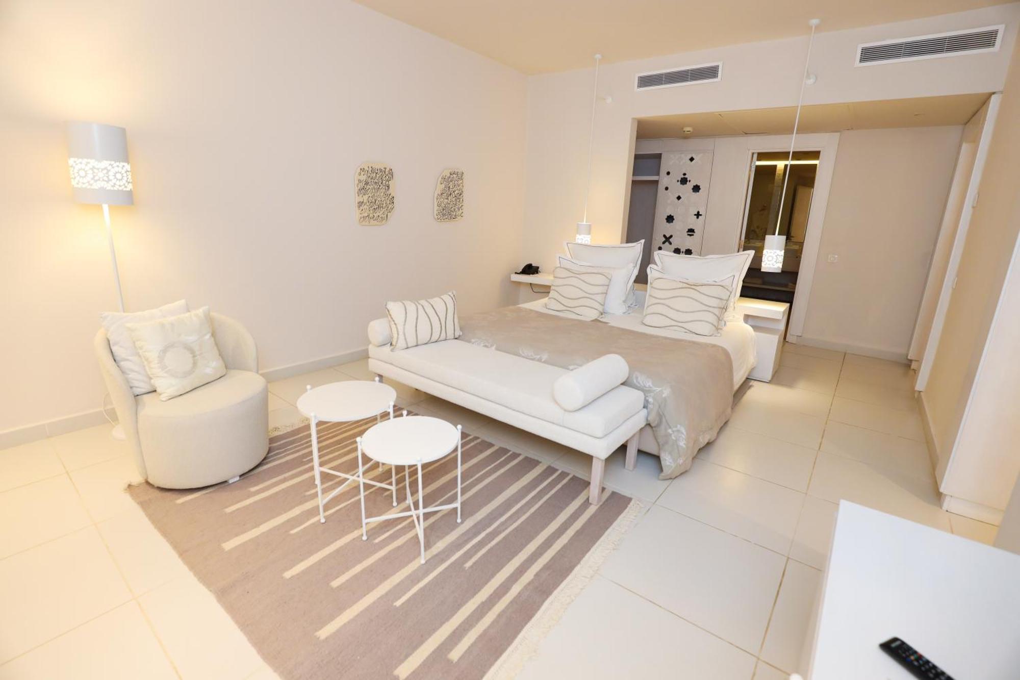 Suite Sea View Double Whirlpool Bath on an outdoor sea view terrace