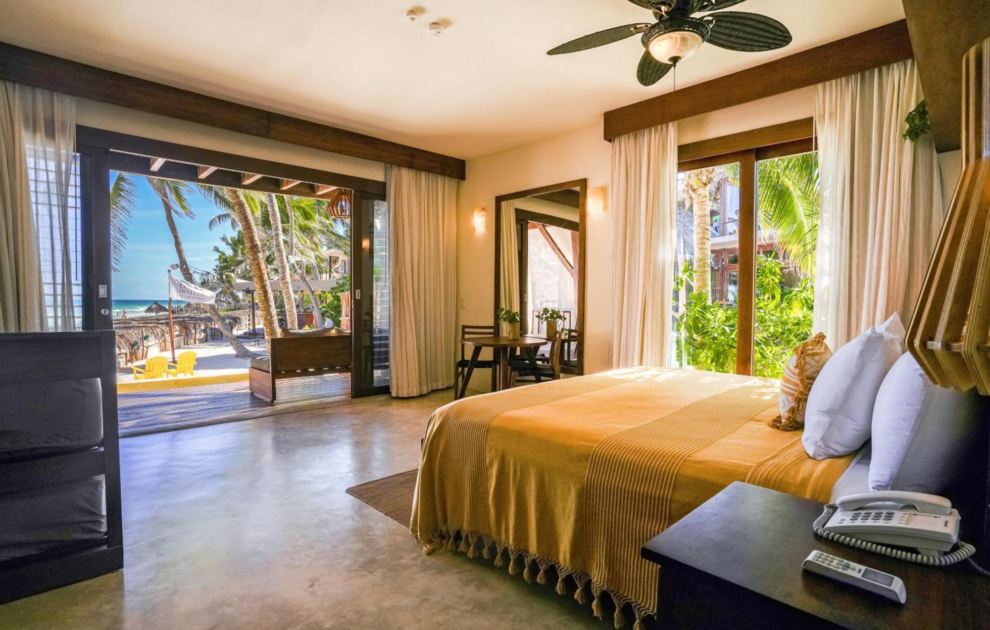 Beachfront ground floor Suite with Plunge pool
