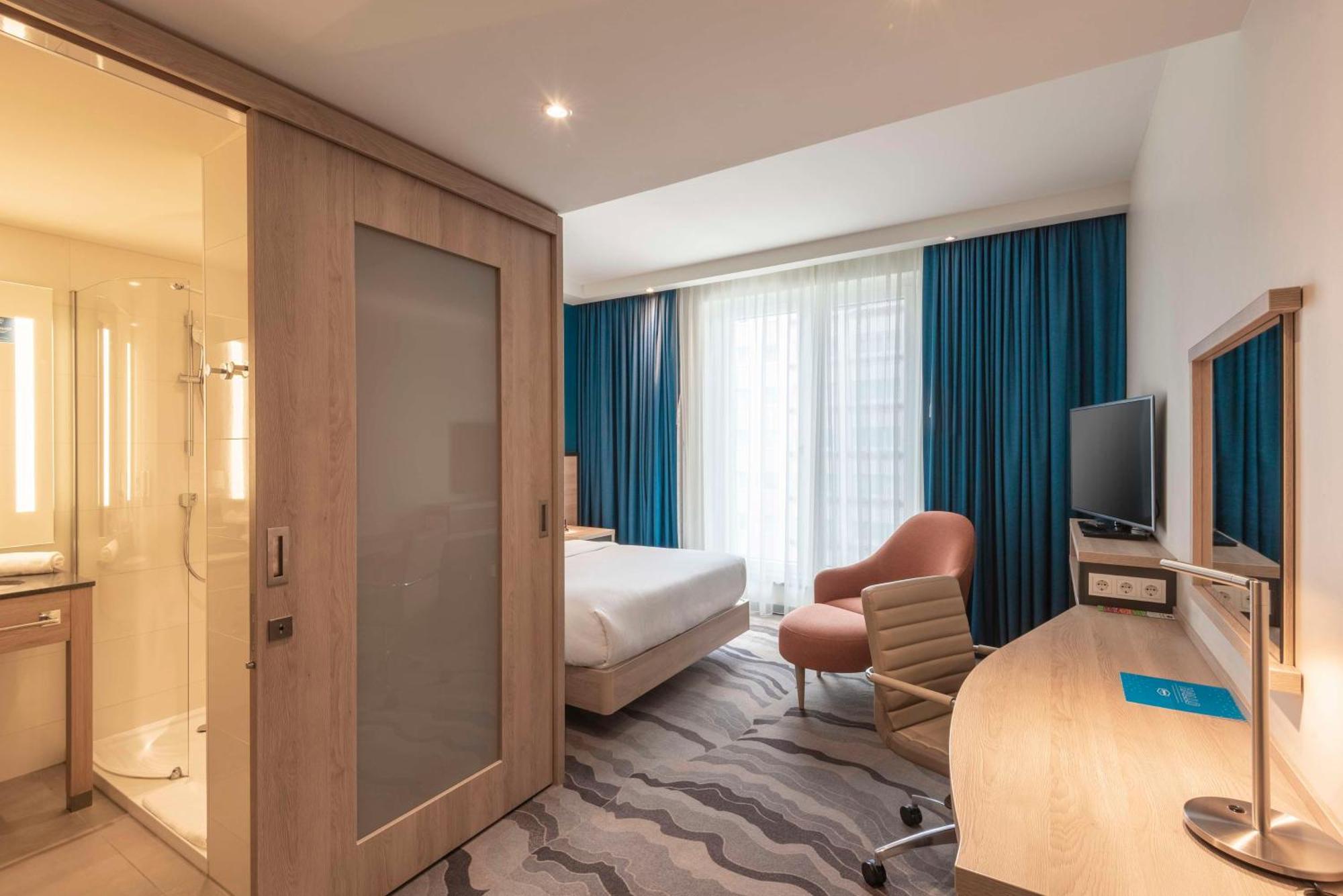 Queen Room City View