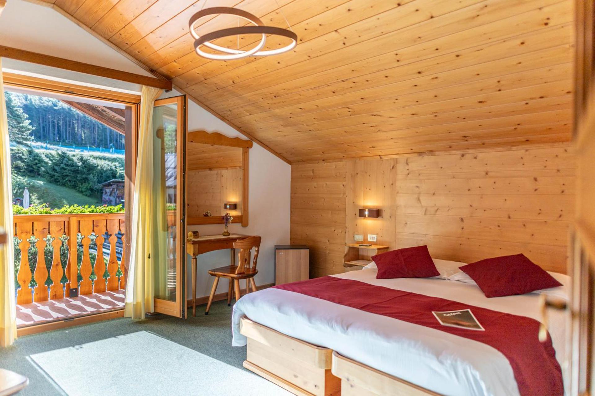 Double or Twin Room Private Bathroom