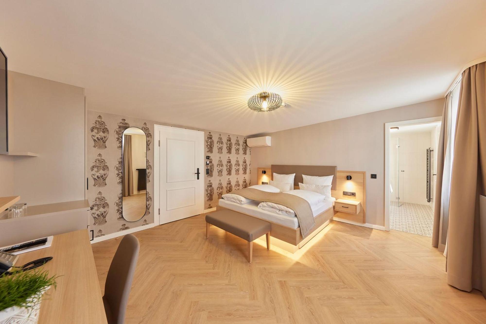 Superior King Room