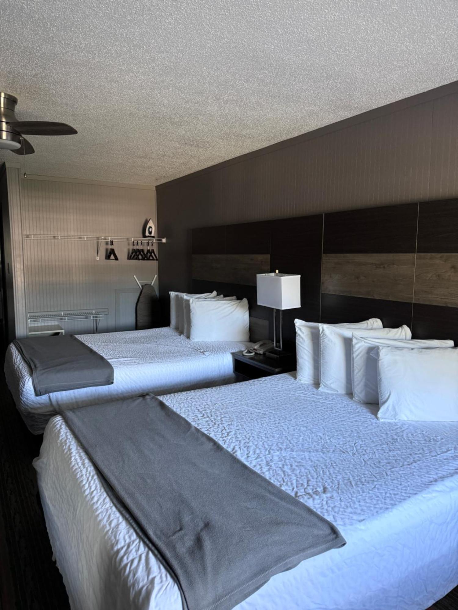 Standard Queen Room