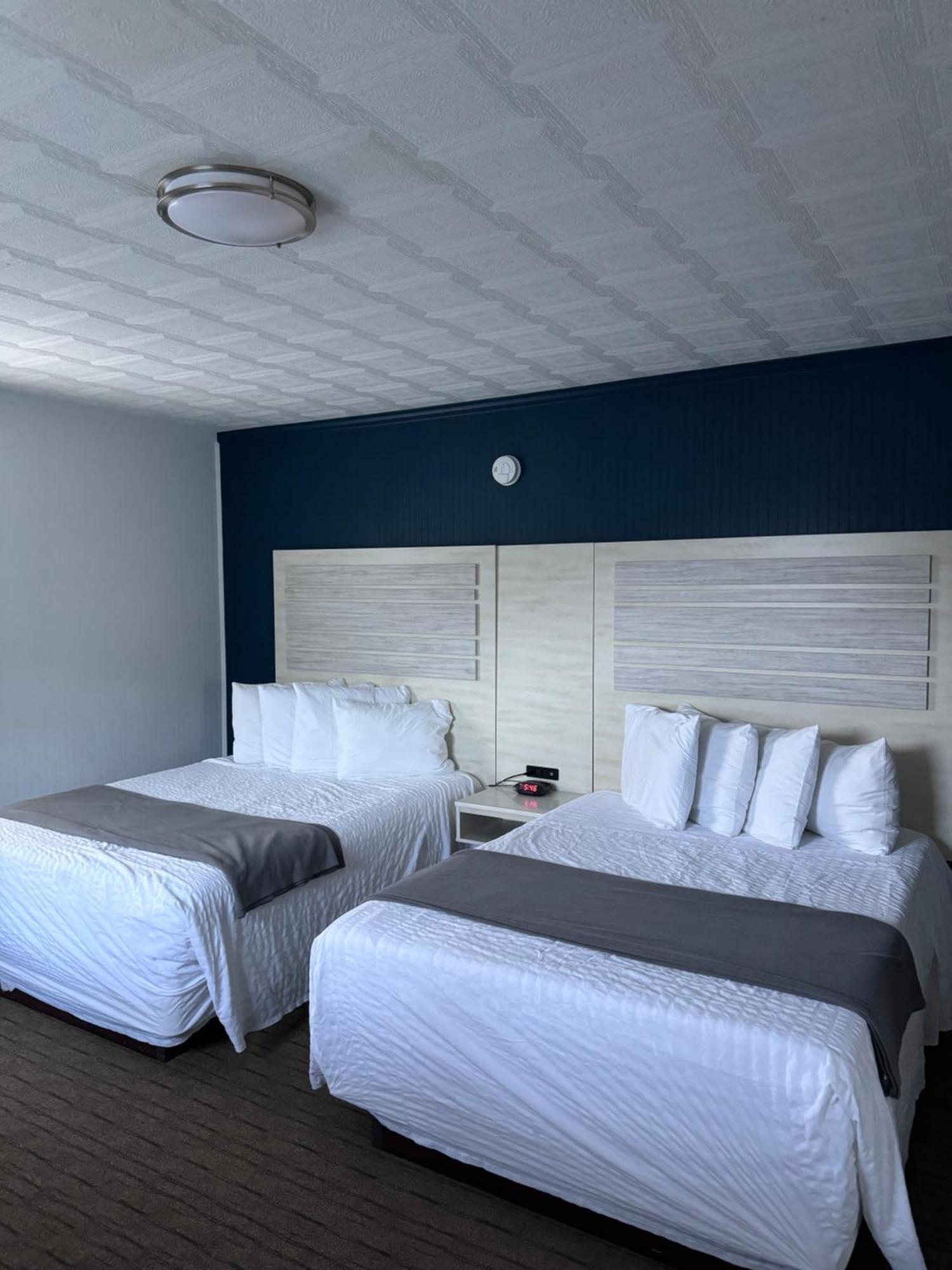 Standard Double Room Two Double Beds