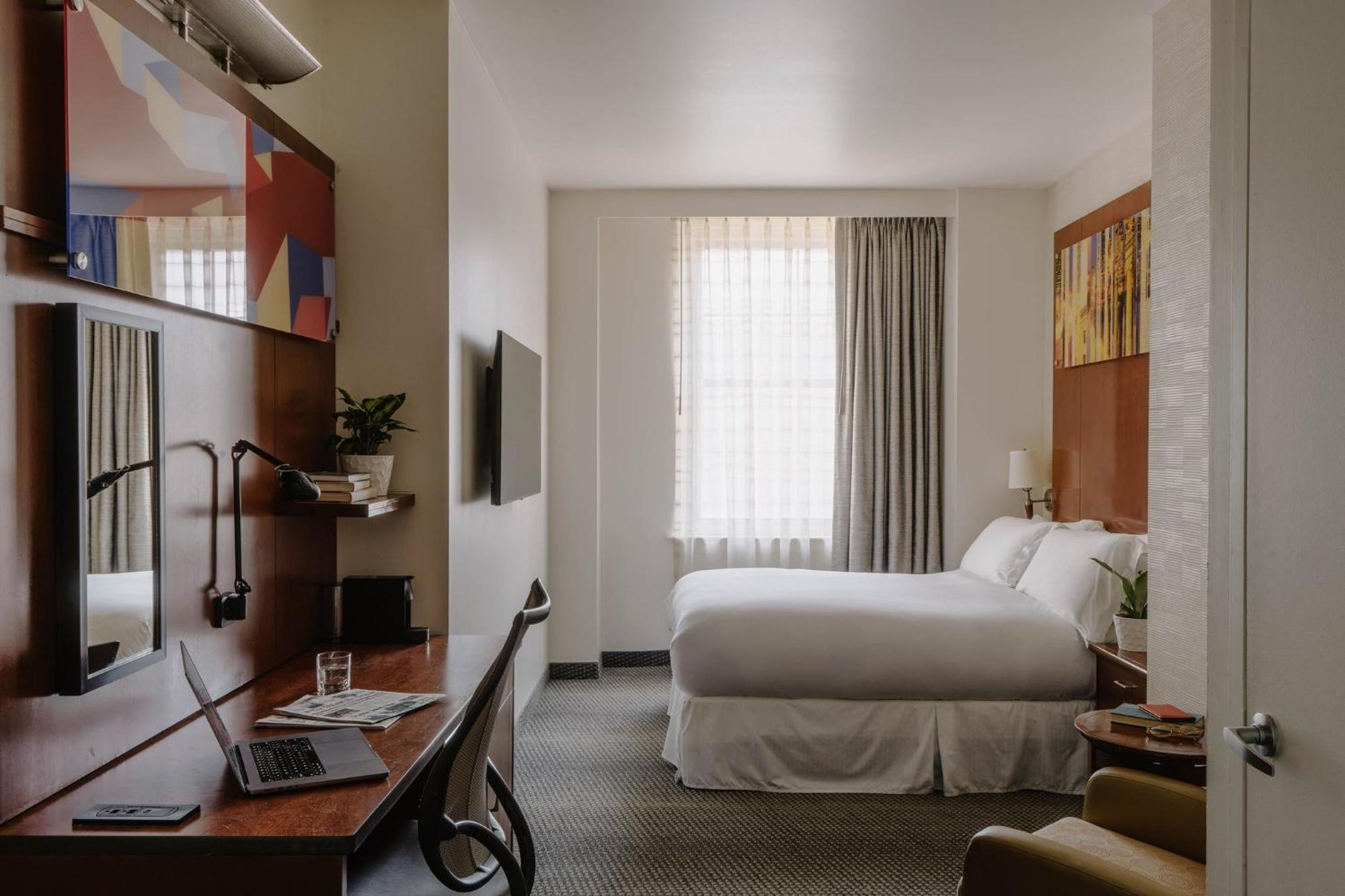 Standard Queen Room