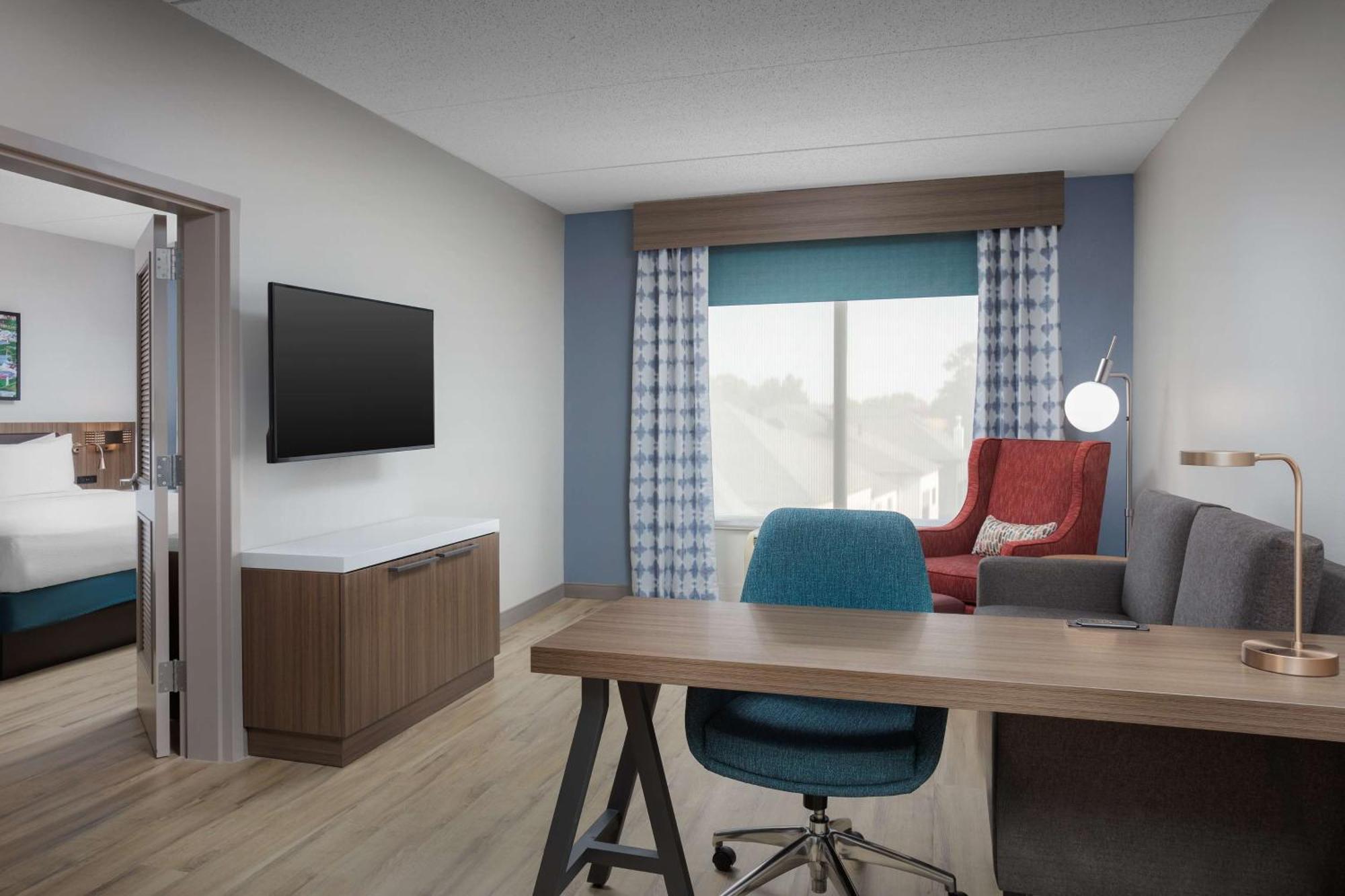One-Bedroom King Suite Hearing Access