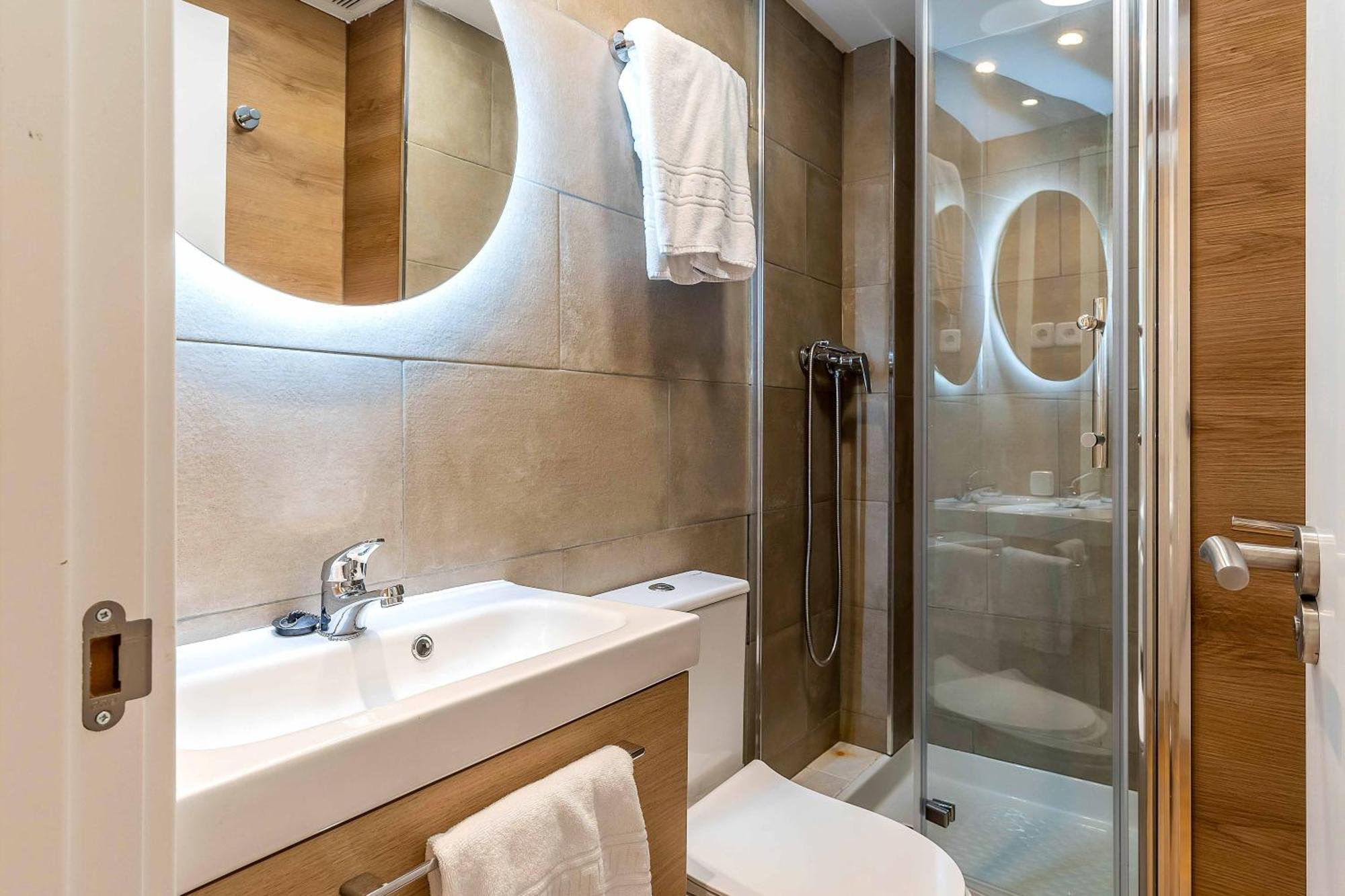 Two-Bedroom Apartment Top Floor without Lift
