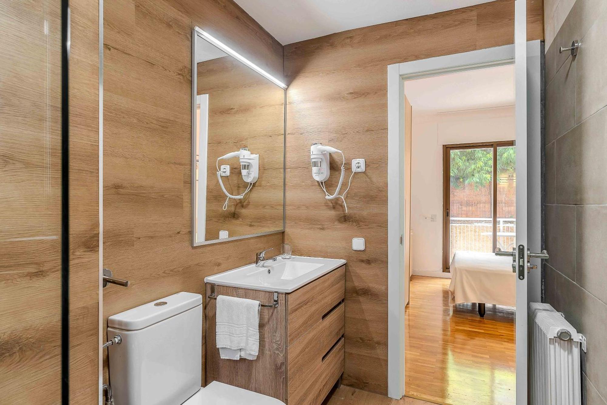Two-Bedroom Apartment Top Floor without Lift