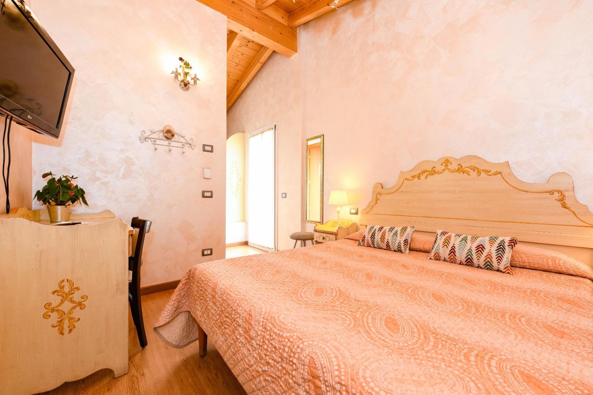 Standard Double or Twin Room Balcony