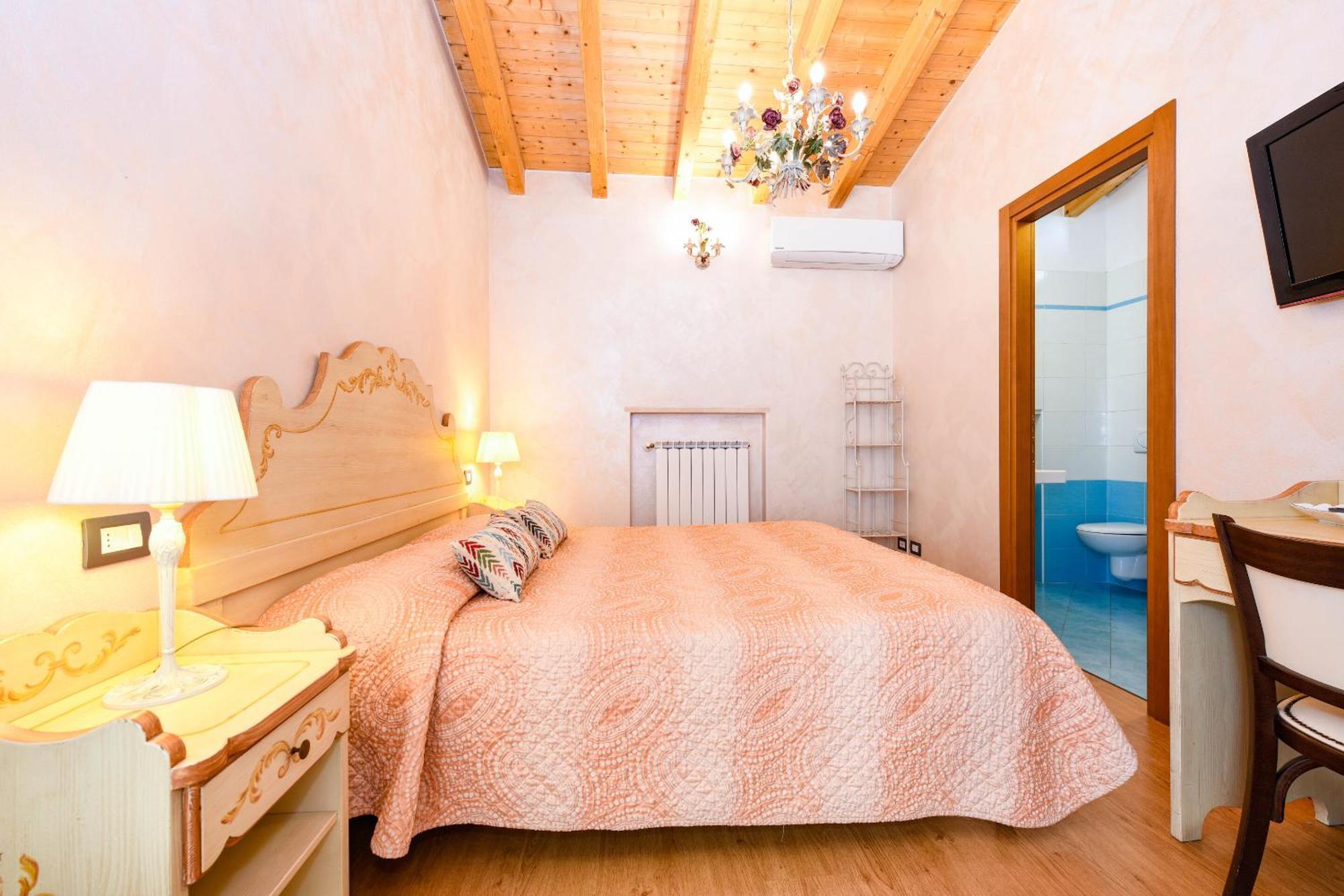 Standard Double or Twin Room Balcony