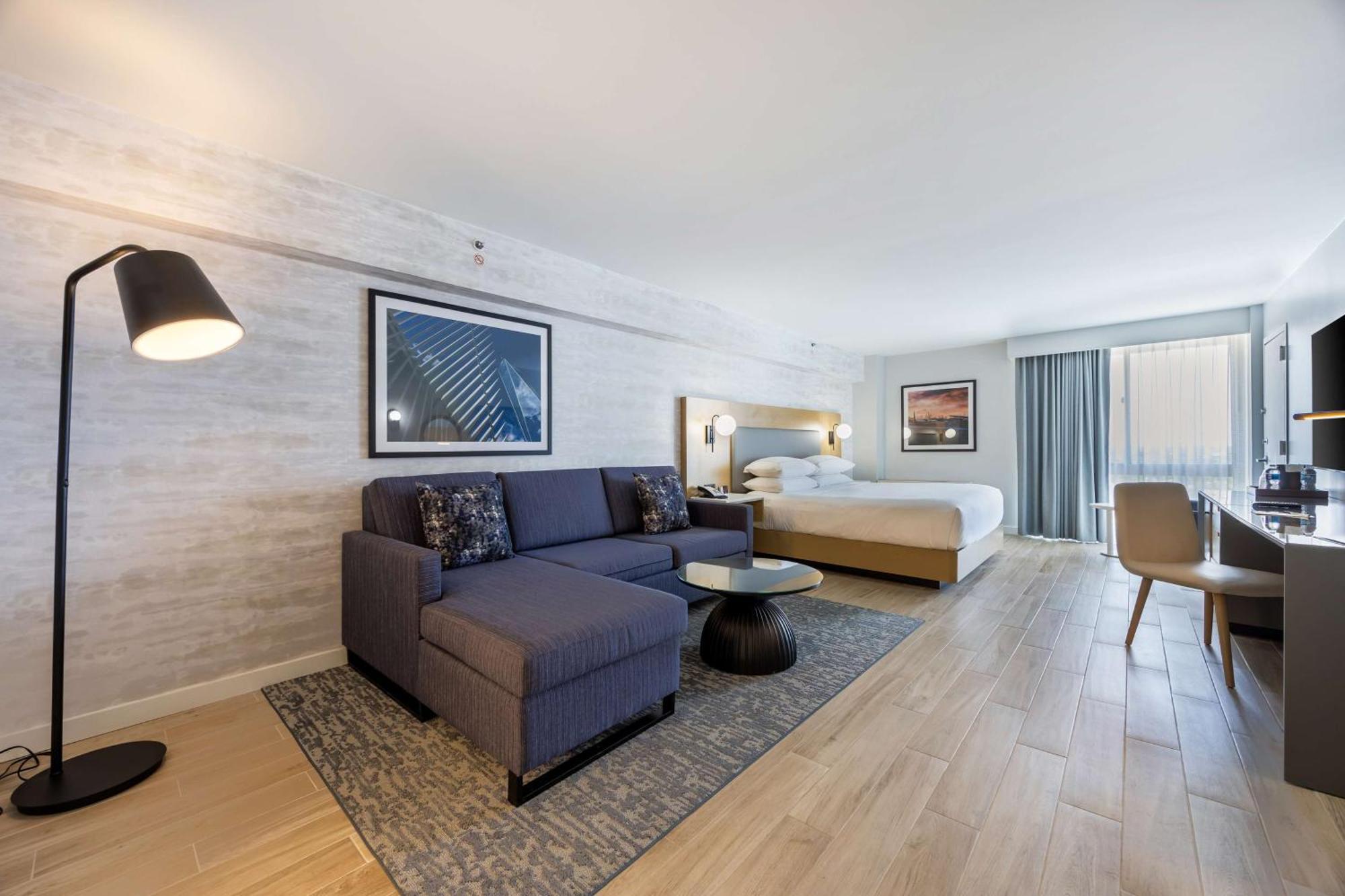Junior King Suite Seating Area