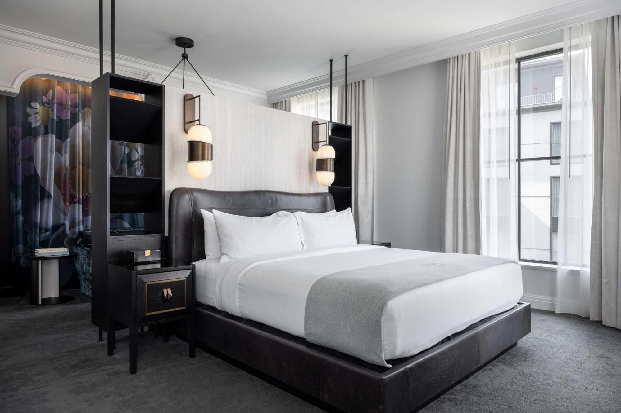 Junior King Suite