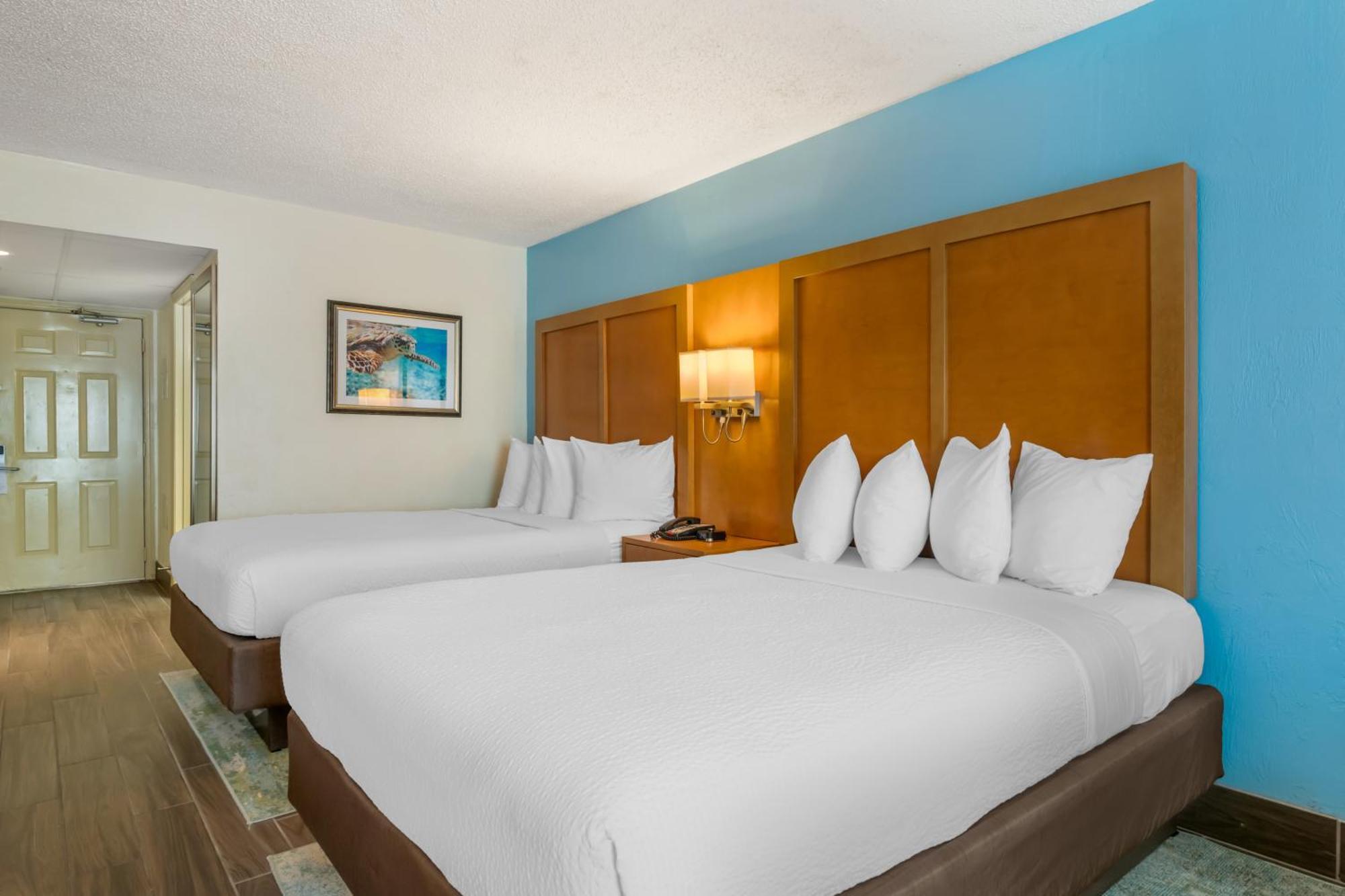 Deluxe Queen Room Two Queen Beds Ocean Front