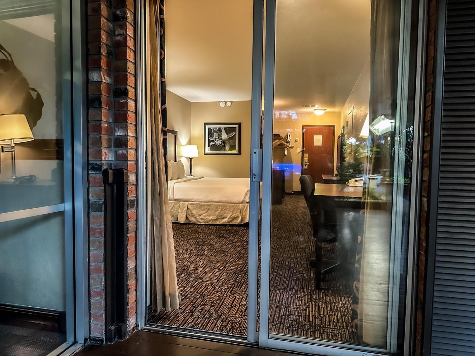 King Room Pool View