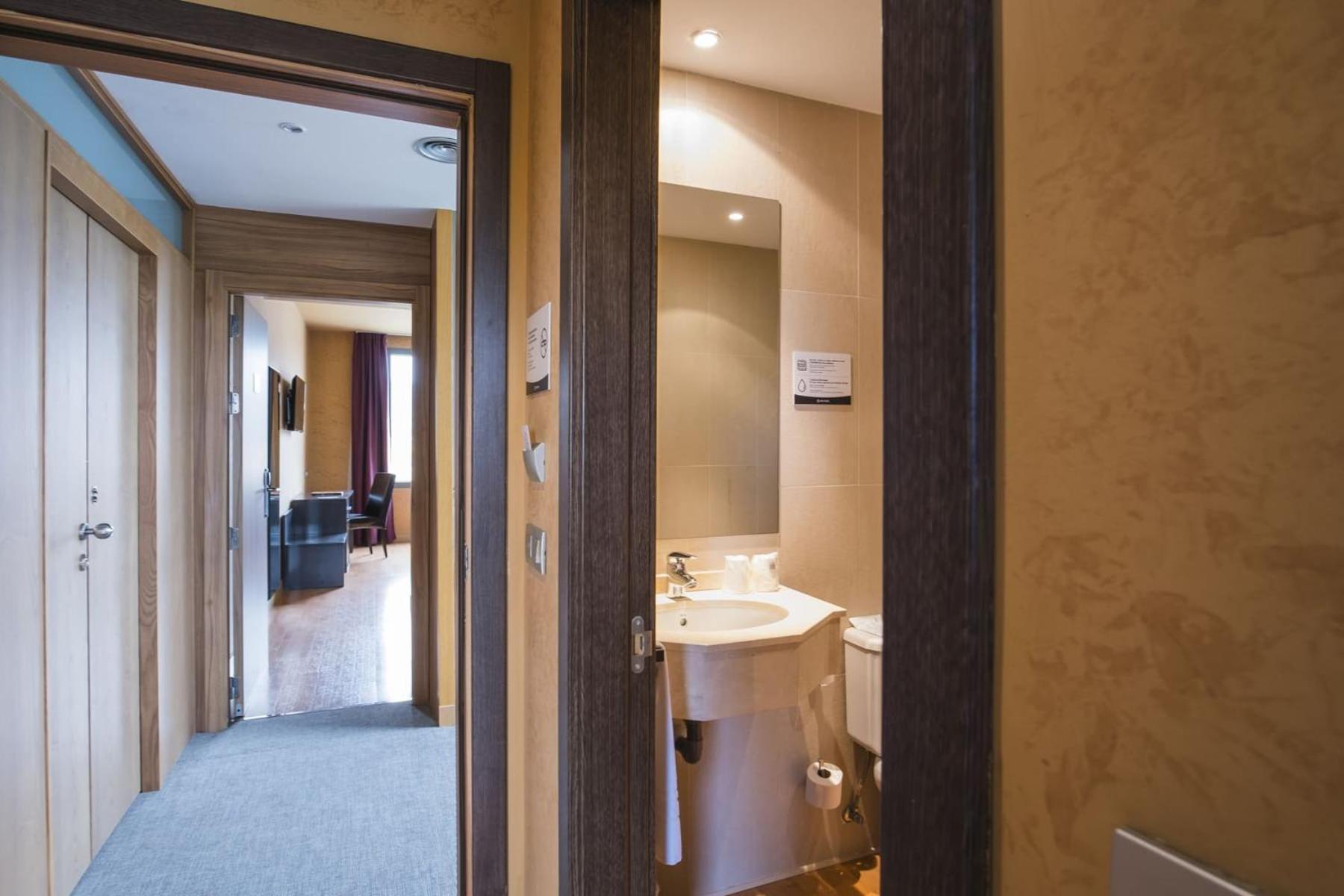 Two Connecting Double Rooms
