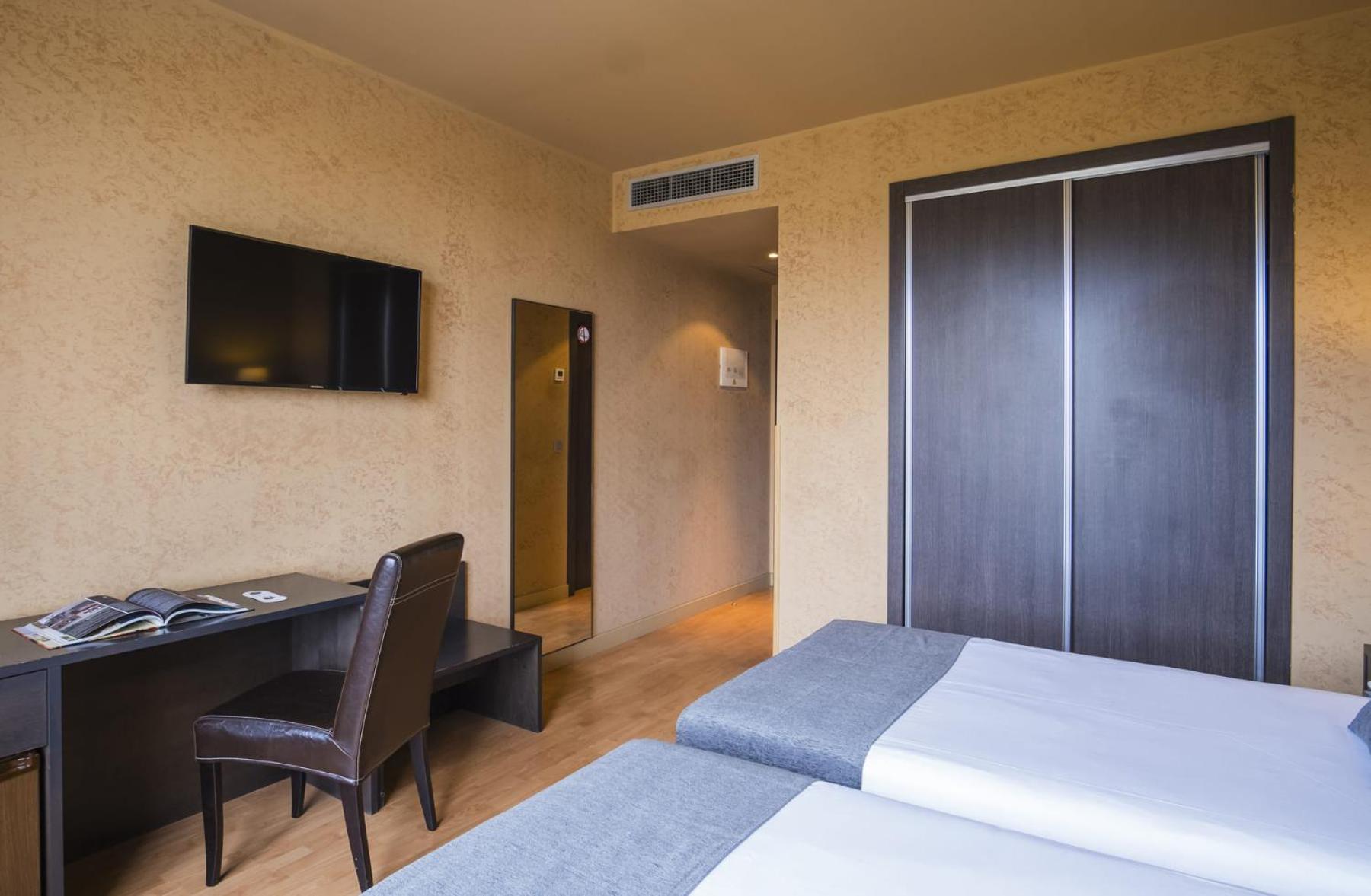 Two Connecting Double Rooms
