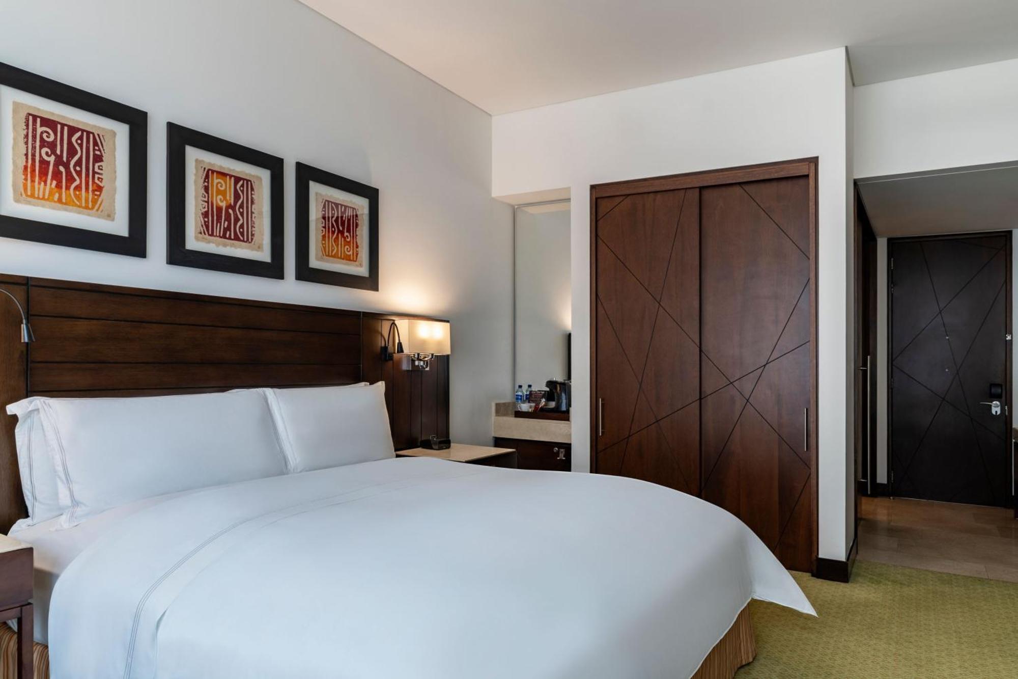 Deluxe Guest room 1 King Bed