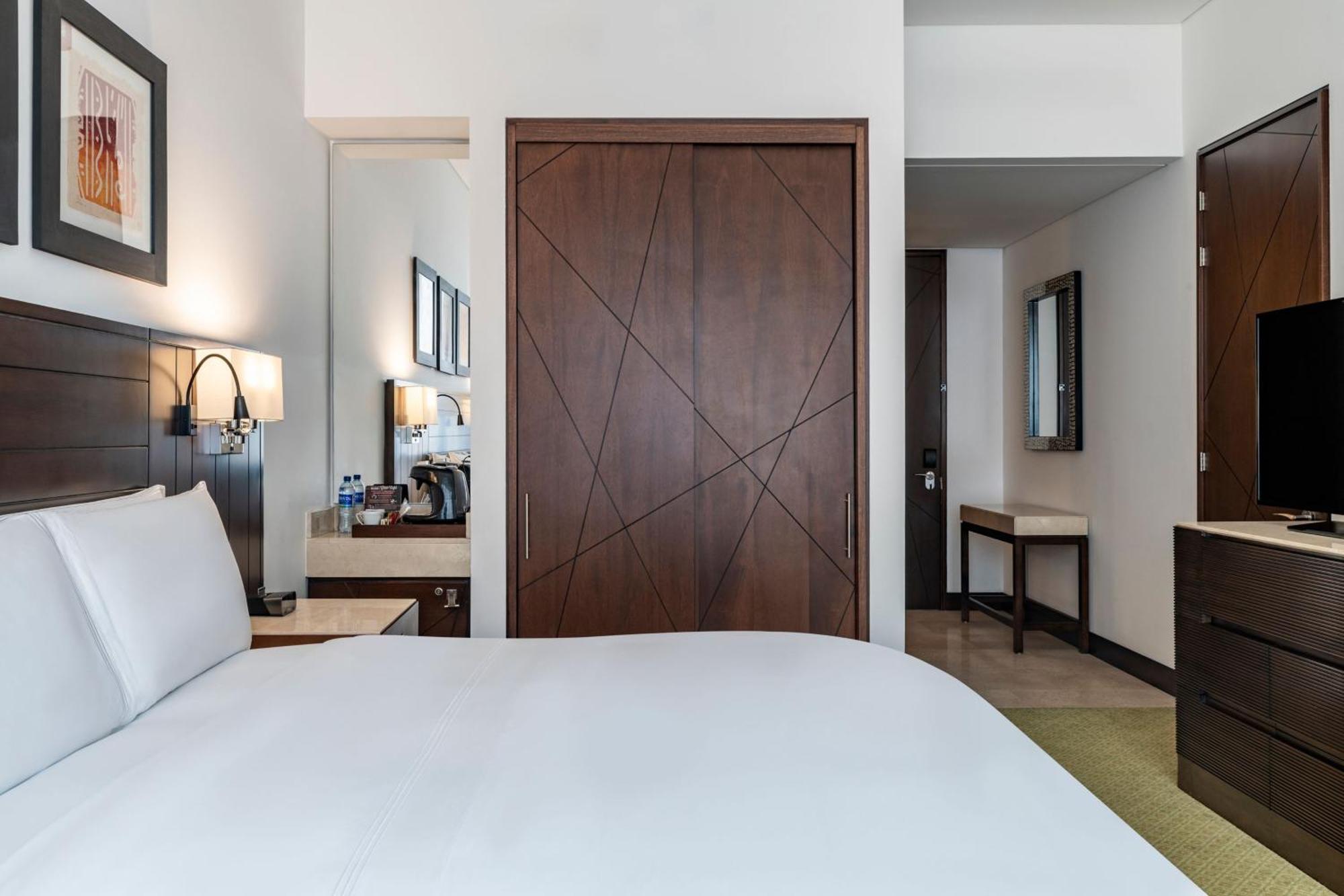 Deluxe Guest room 1 King Bed