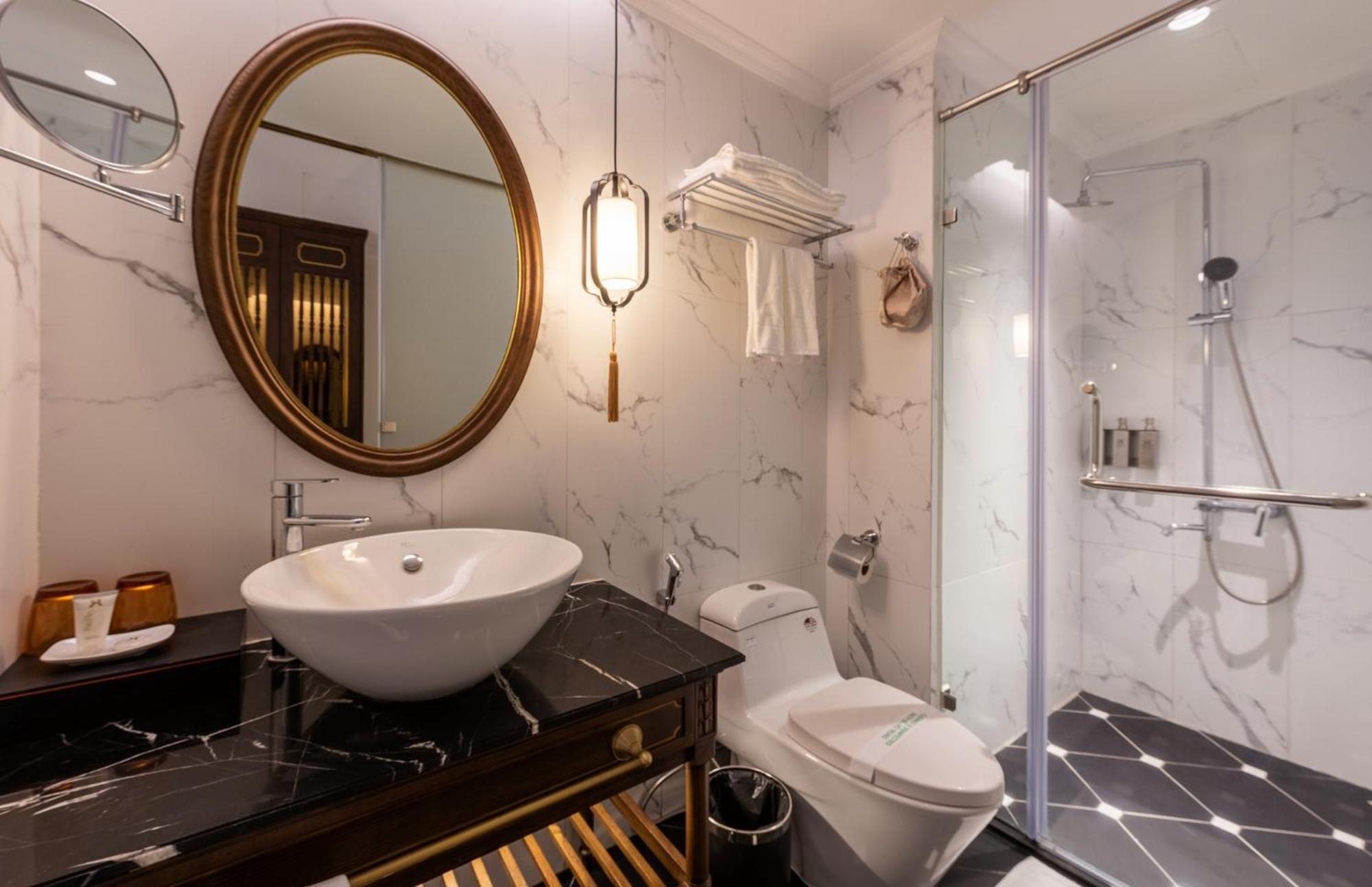 Deluxe Double or Twin Room Internal Window