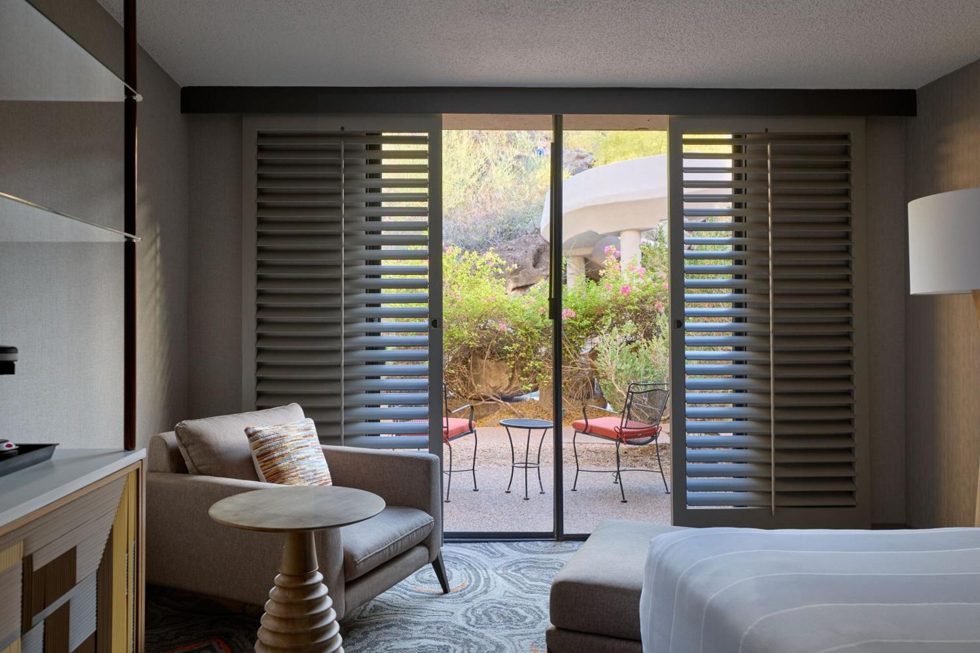 Deluxe King Room Patio