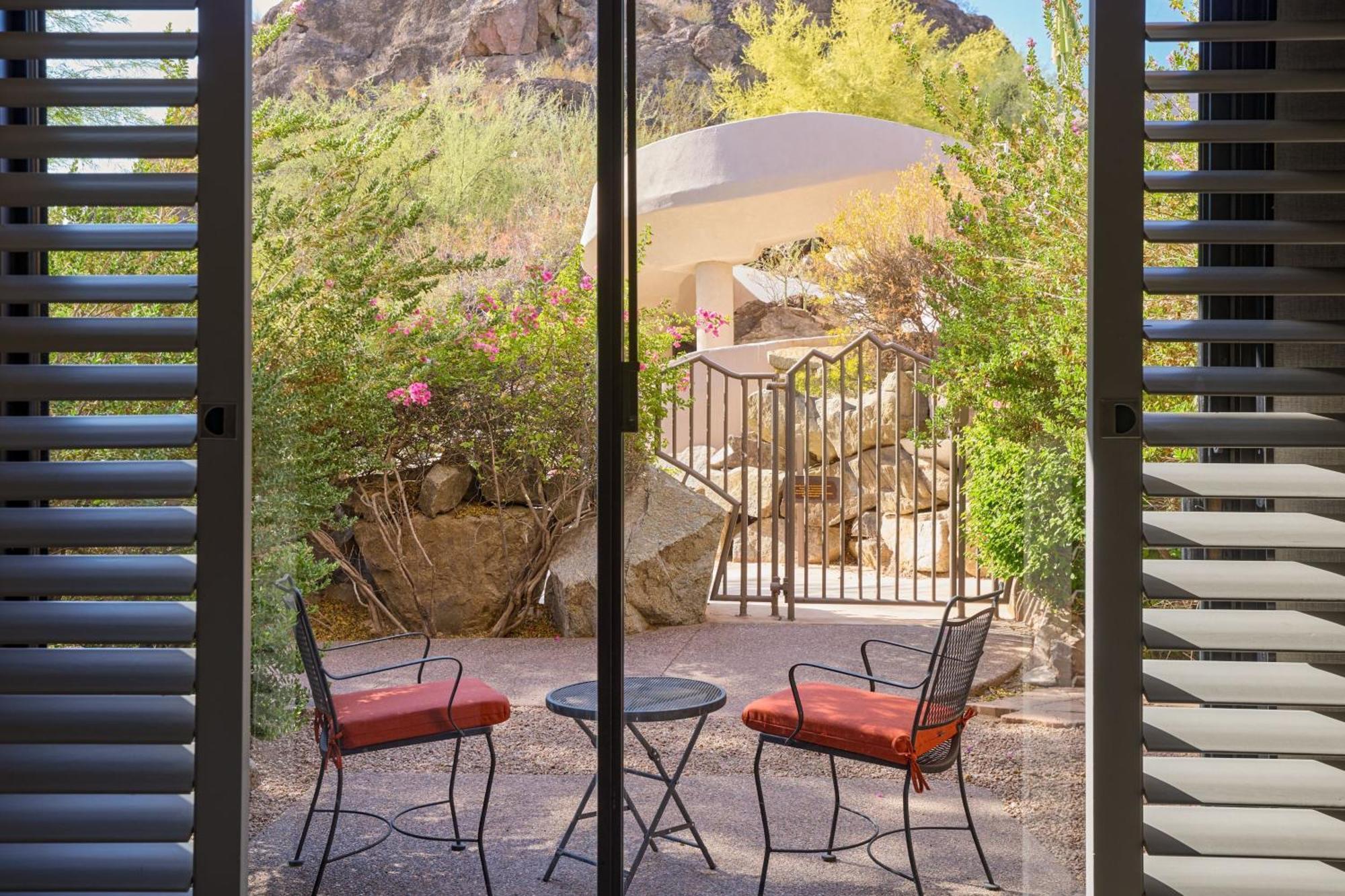 Deluxe King Room Patio