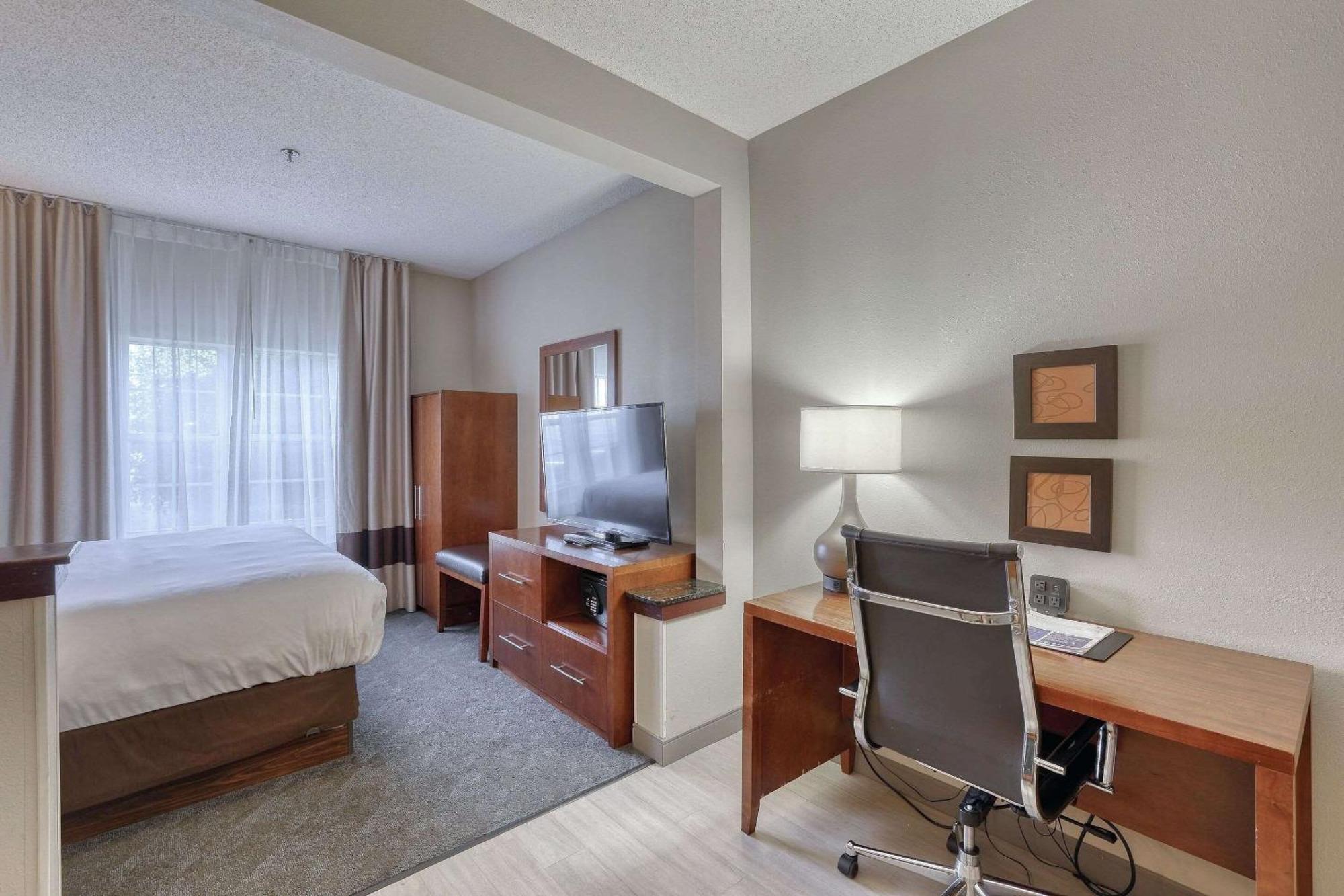 Standard King Suite Non-Smoking